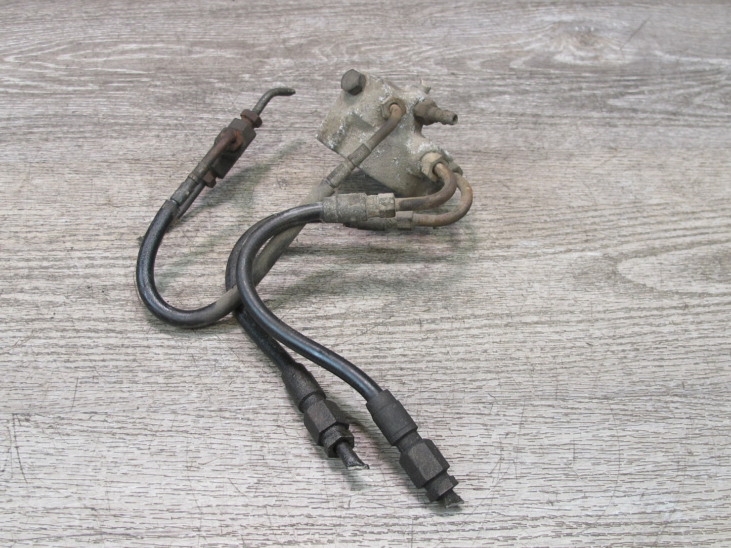 96-99 Mercedes W140 C140 Cl-class Rear Suspension Height Leveling Valve OEM