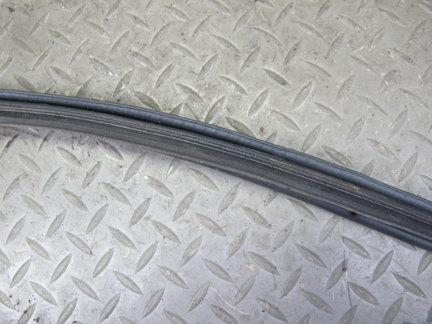 92-00 Lexus JZZ31L SC400 SC300 Rear Trunk Weatherstrip Rubber Seal Gasket OEM
