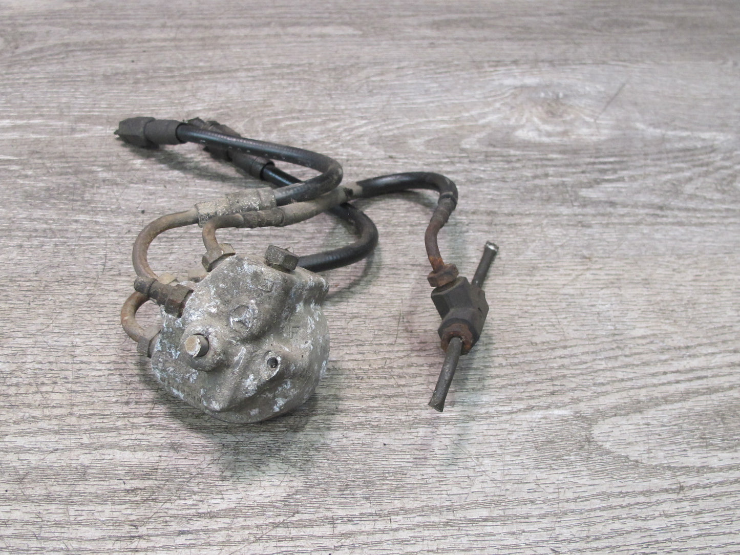 96-99 Mercedes W140 C140 Cl-class Rear Suspension Height Leveling Valve OEM