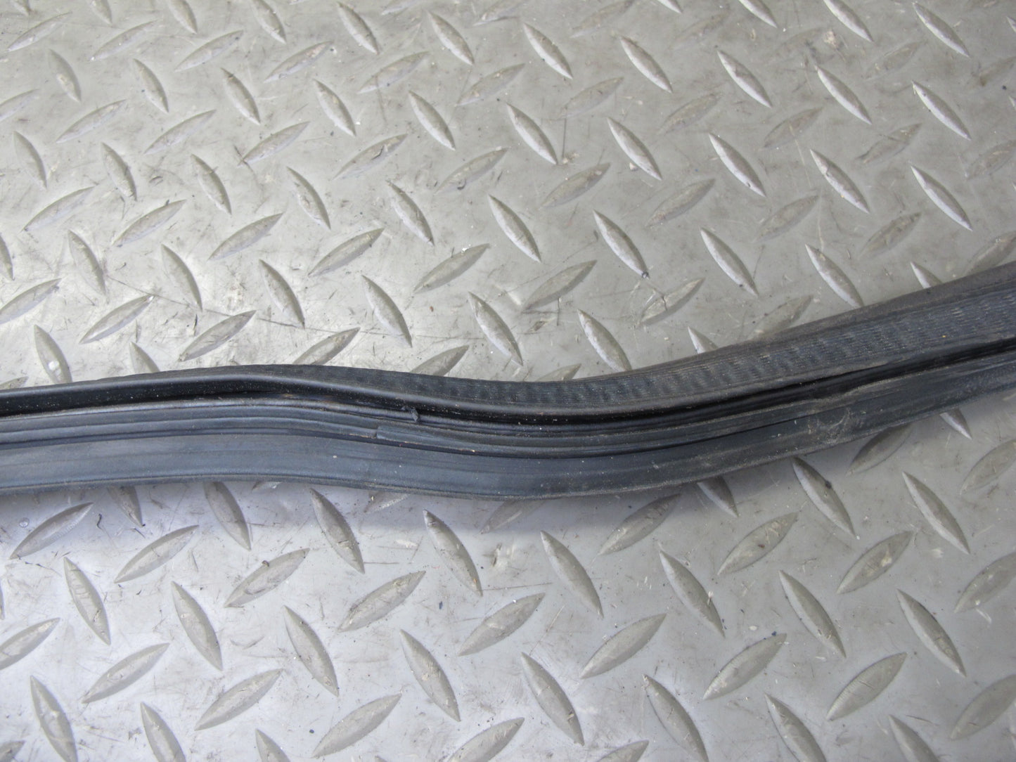 92-00 Lexus JZZ31L SC400 SC300 Rear Trunk Weatherstrip Rubber Seal Gasket OEM