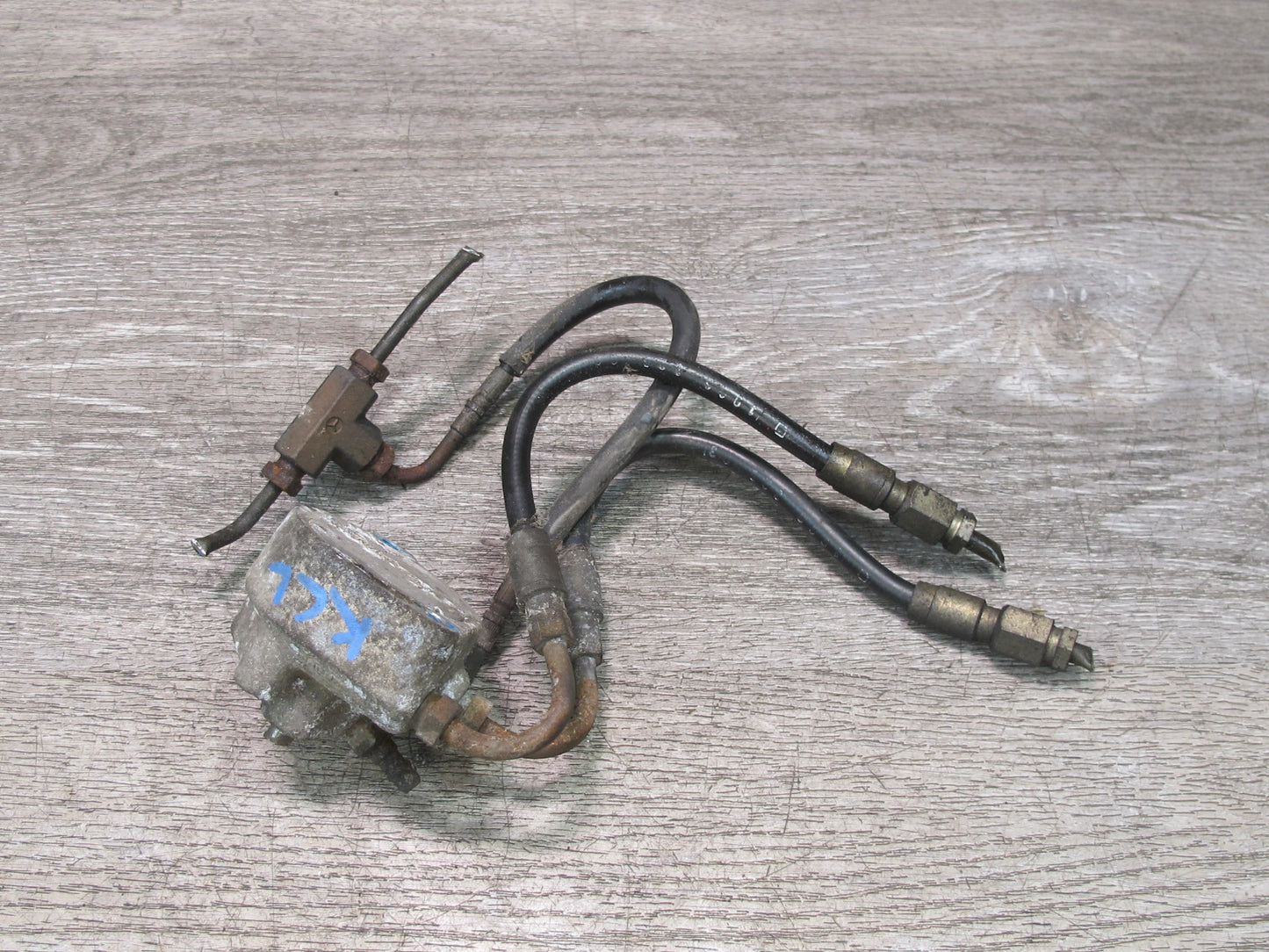 96-99 Mercedes W140 C140 Cl-class Rear Suspension Height Leveling Valve OEM