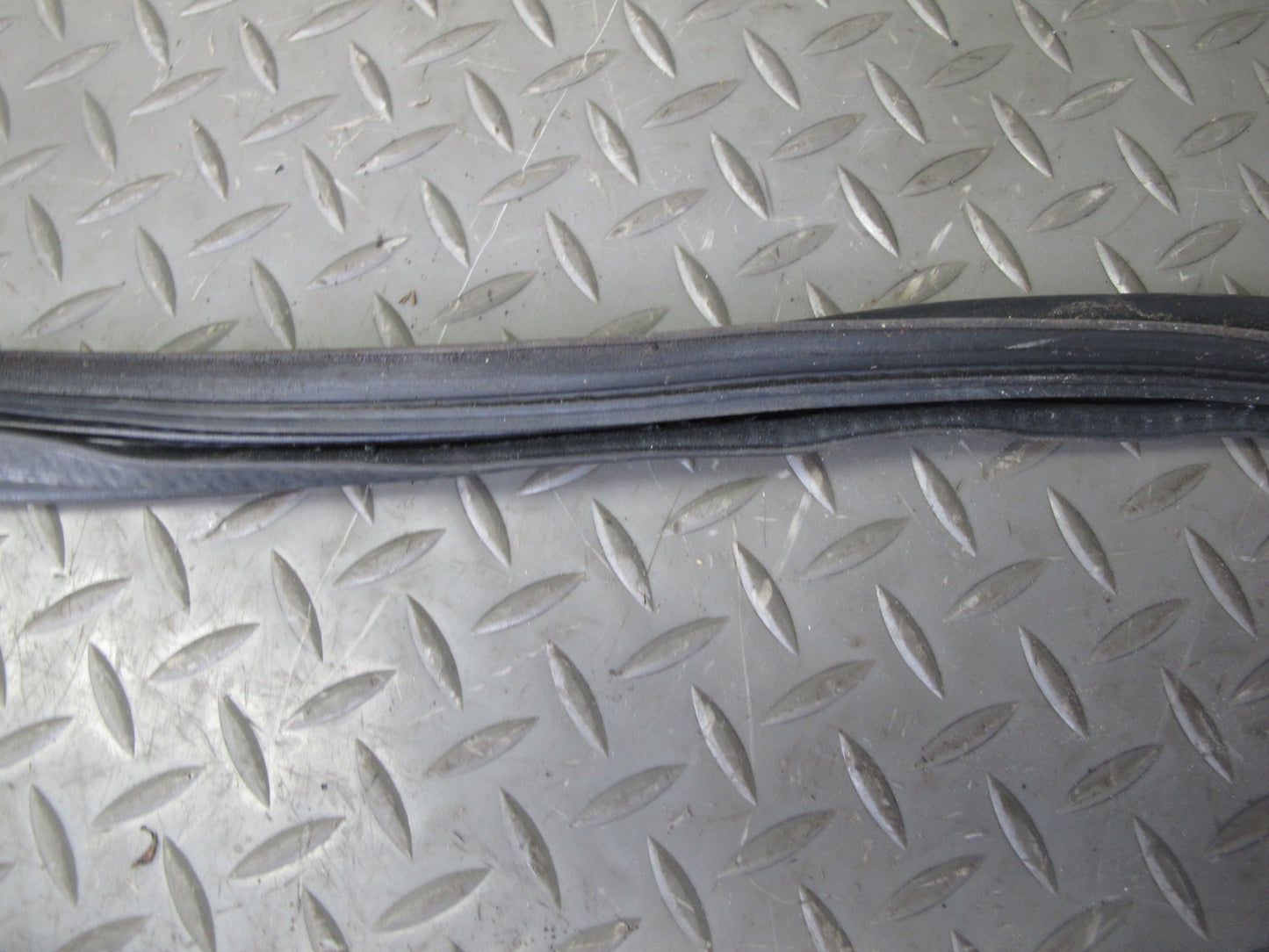 92-00 Lexus JZZ31L SC400 SC300 Rear Trunk Weatherstrip Rubber Seal Gasket OEM