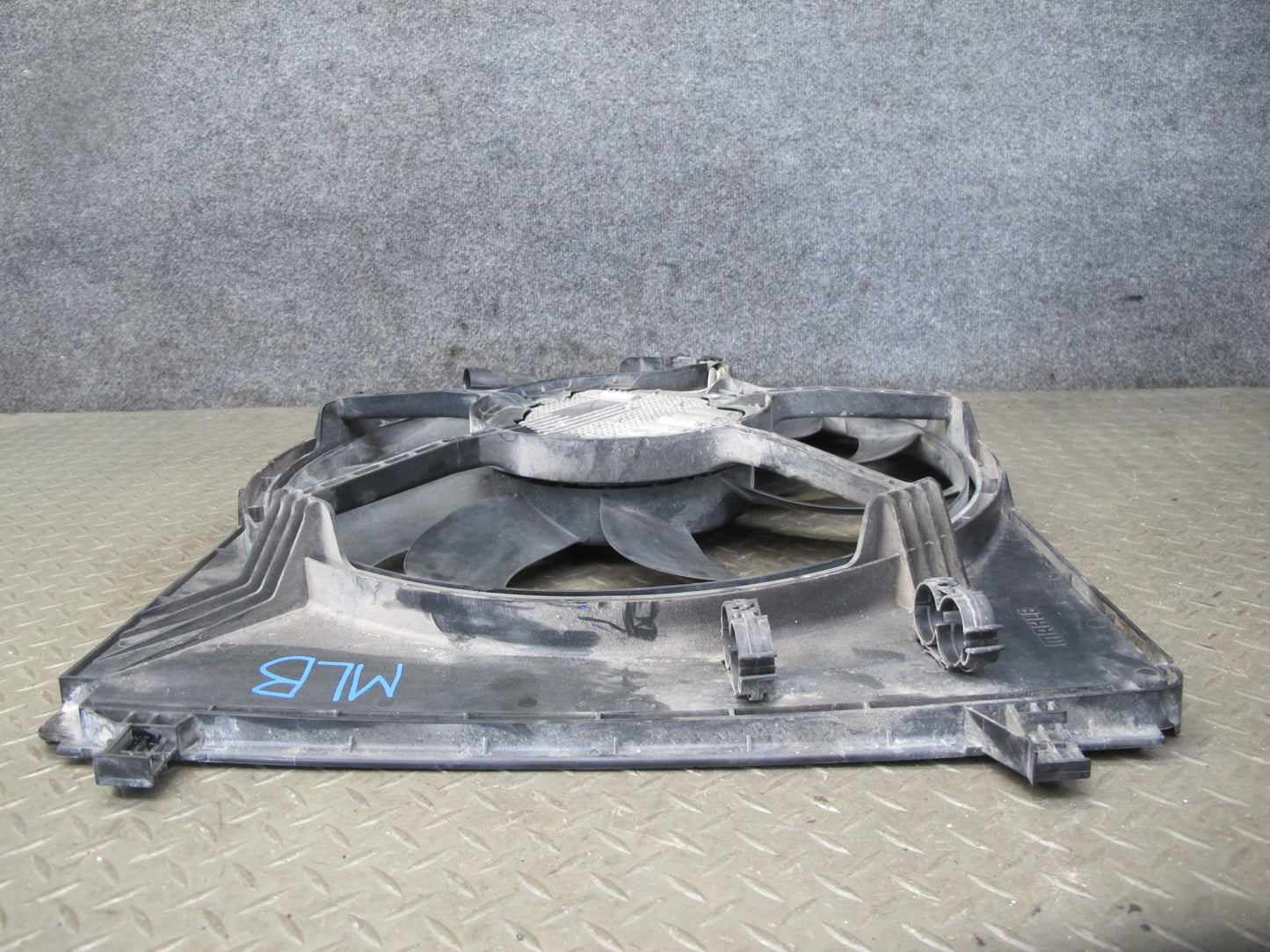 2017-2020 Maserati Levante M161 3.0L Engine Radiator Cooling Fan Motor Shroud