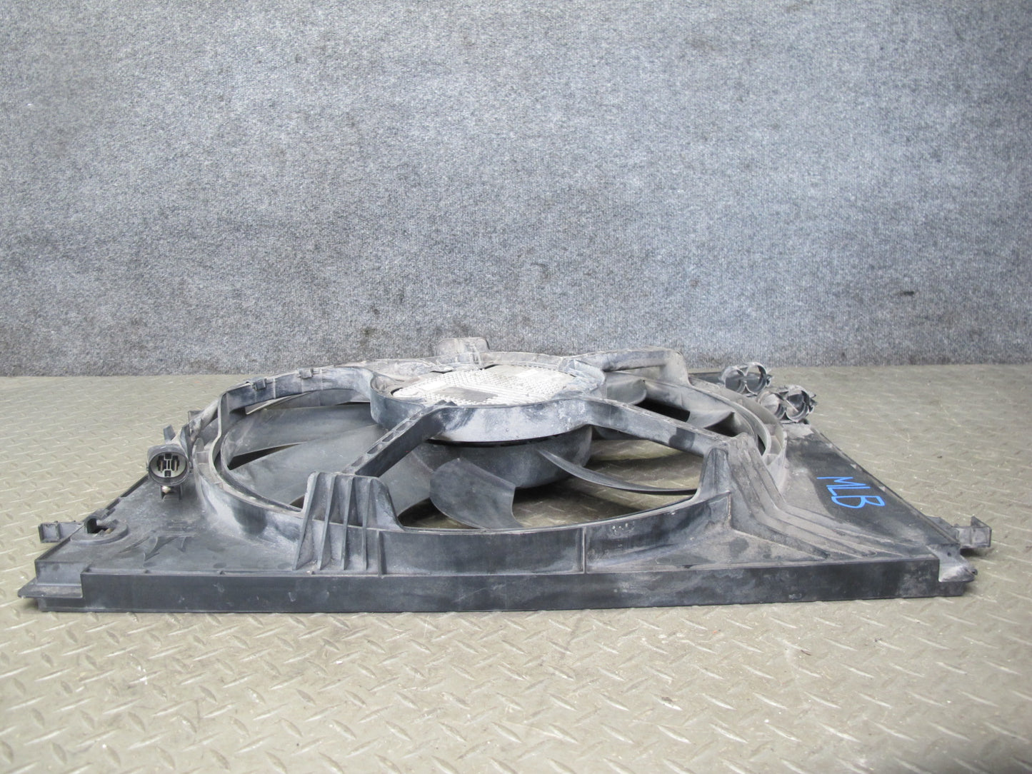 2017-2020 Maserati Levante M161 3.0L Engine Radiator Cooling Fan Motor Shroud