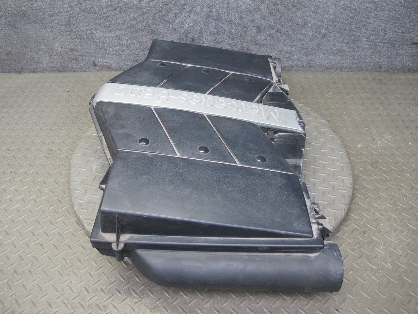 03-06 Mercedes R230 SL500 M113 Engine Air Intake Cleaner Filter Box OEM