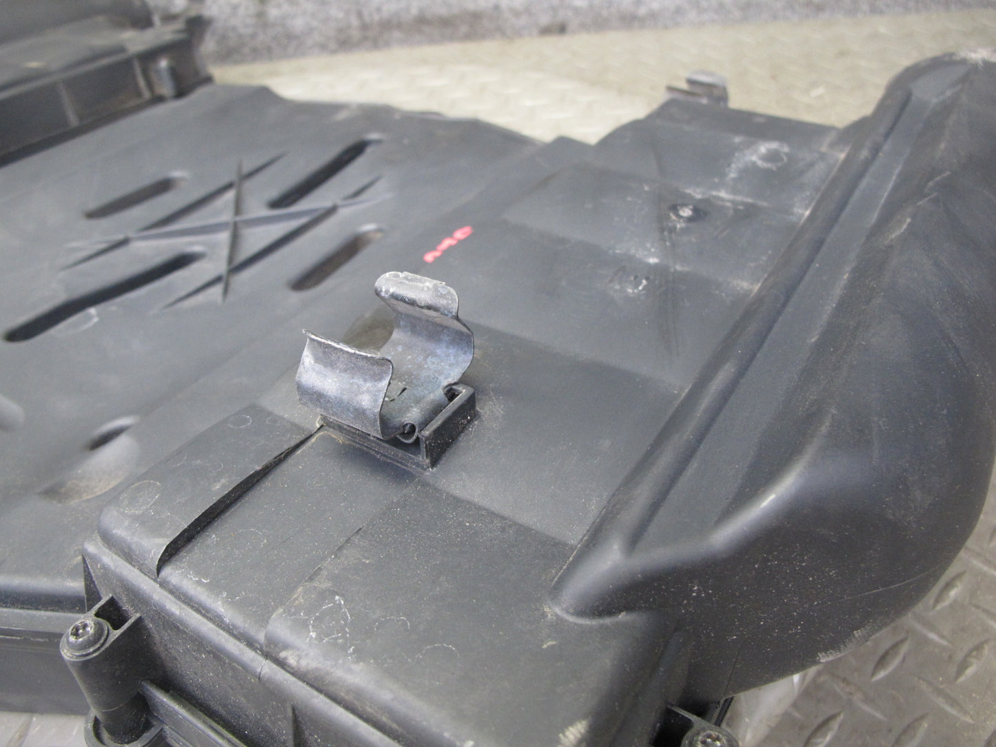 03-06 Mercedes R230 SL500 M113 Engine Air Intake Cleaner Filter Box OEM