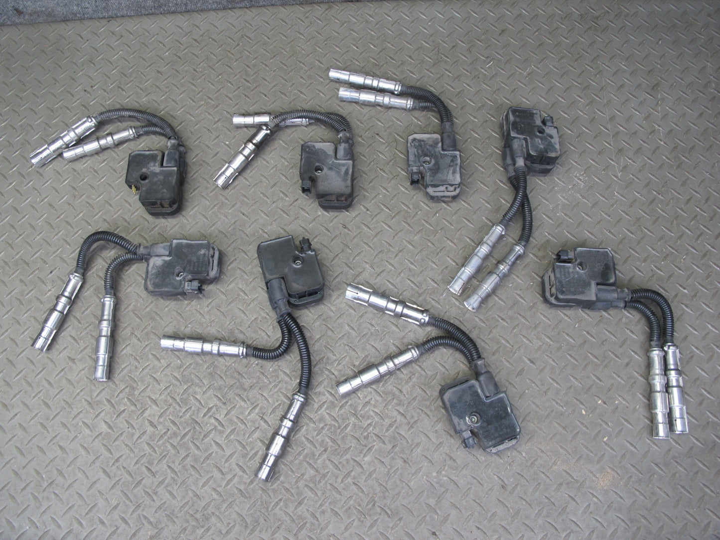 03-06 Mercedes R230 SL500 M113 Set of 8 Engine Ignition Coil 0001587803 OEM