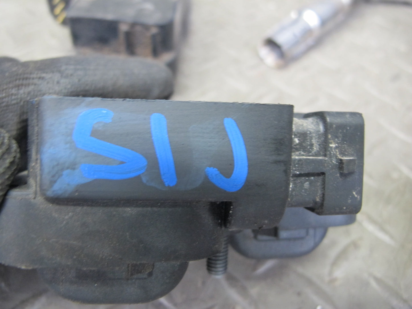 03-06 Mercedes R230 SL500 M113 Set of 8 Engine Ignition Coil 0001587803 OEM