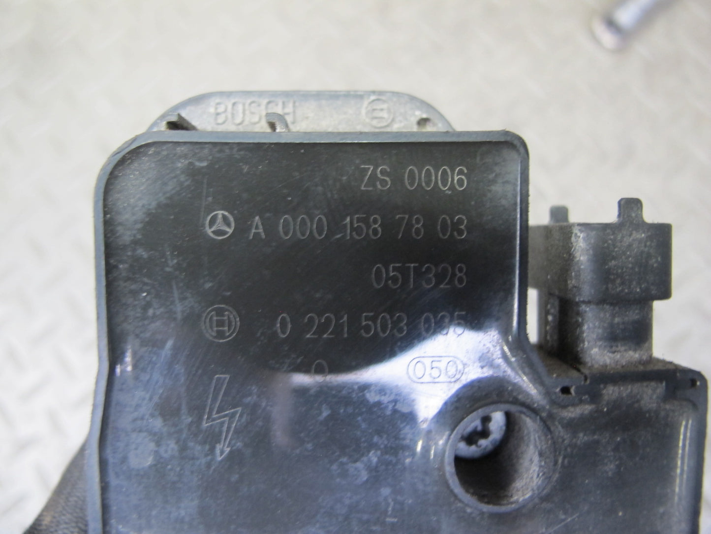 03-06 Mercedes R230 SL500 M113 Set of 8 Engine Ignition Coil 0001587803 OEM