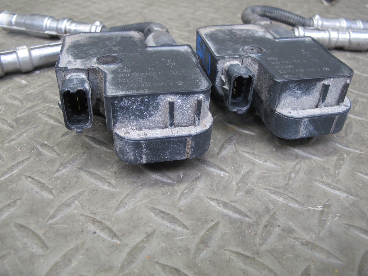 03-06 Mercedes R230 SL500 M113 Set of 8 Engine Ignition Coil 0001587803 OEM