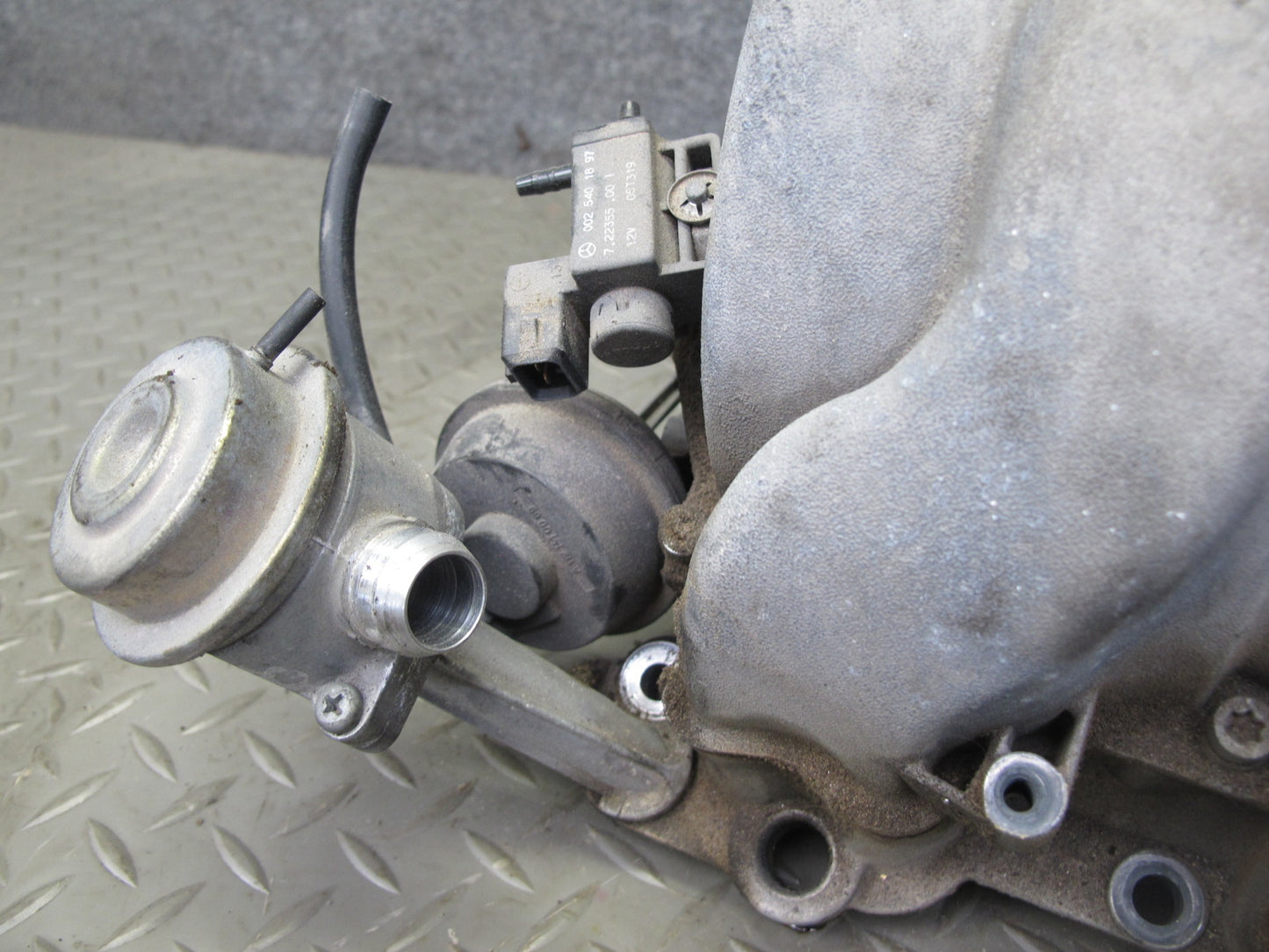 03-06 Mercedes R230 SL500 5.0L M113 Engine Motor Air Intake Manifold OEM