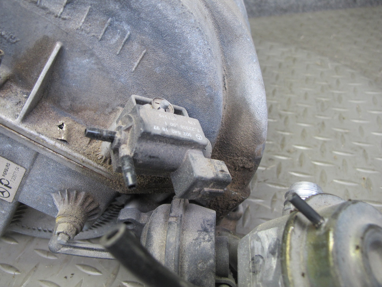 03-06 Mercedes R230 SL500 5.0L M113 Engine Motor Air Intake Manifold OEM