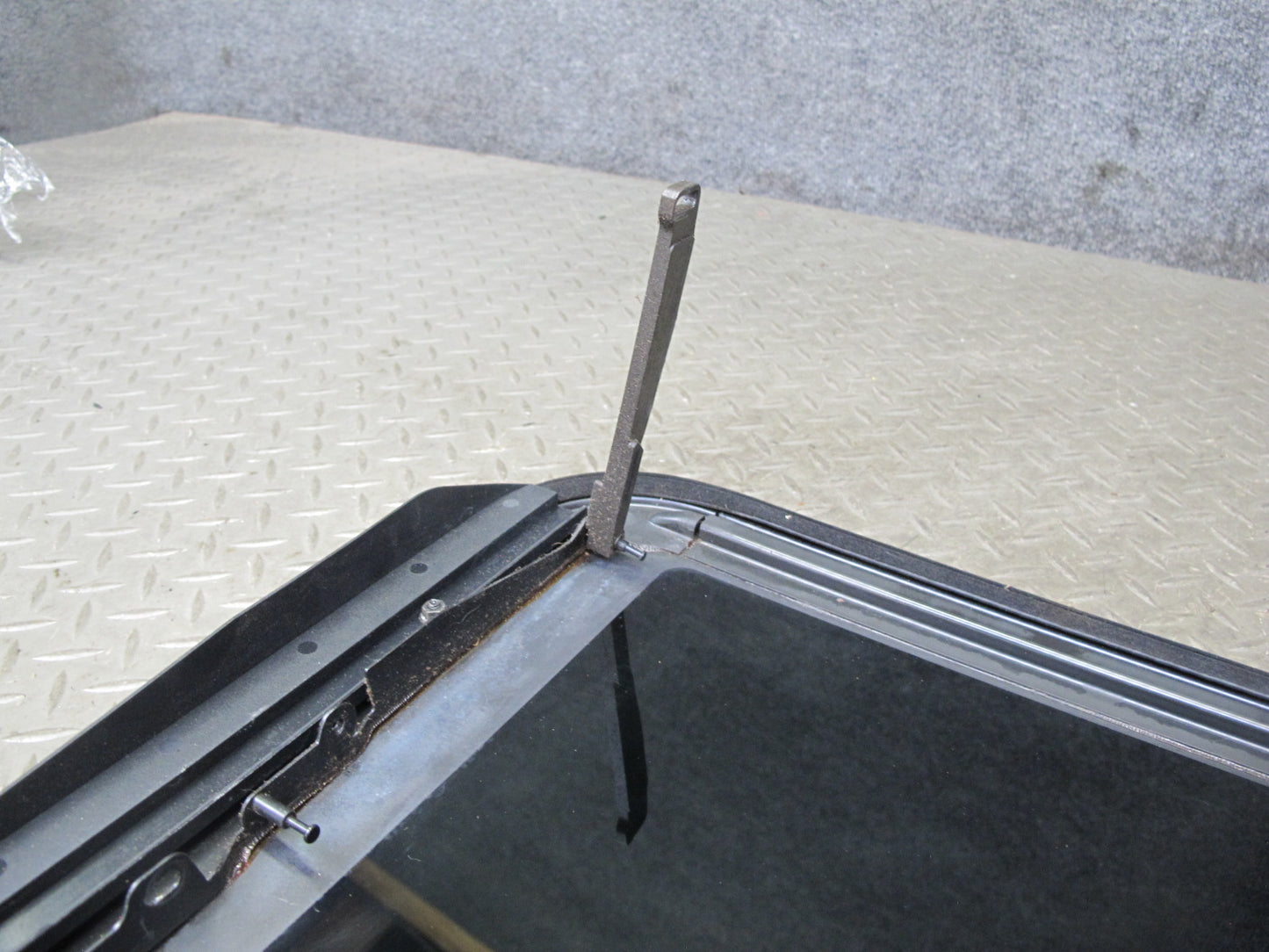 99-01 Isuzu Vehicross Upper Sunroof Moon Roof Window Glass Panel Aftermarket
