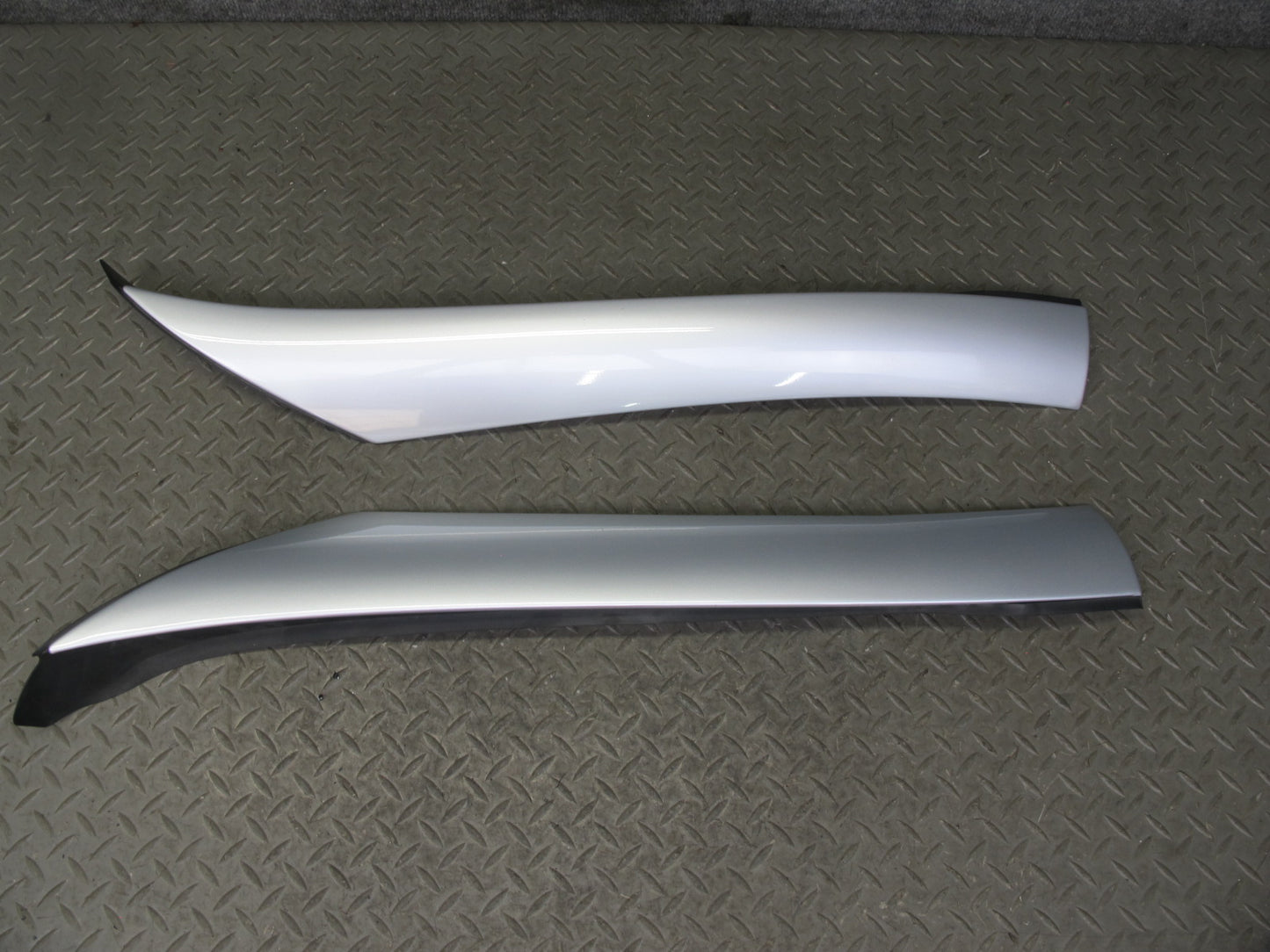 05-11 Mercedes R171 Slk-class Set of 2 Front Exterior A Pillar Trim Molding OEM