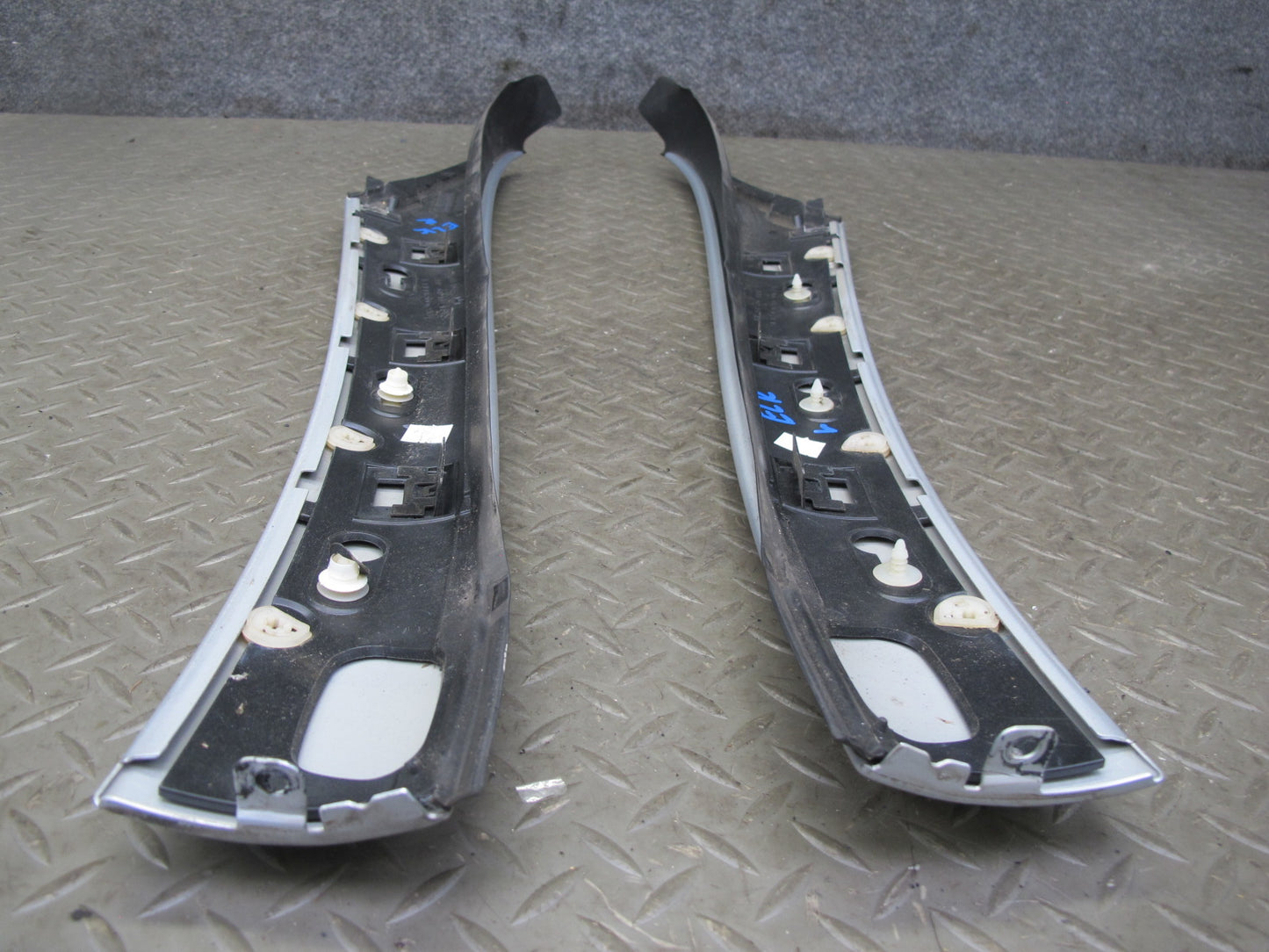 05-11 Mercedes R171 Slk-class Set of 2 Front Exterior A Pillar Trim Molding OEM