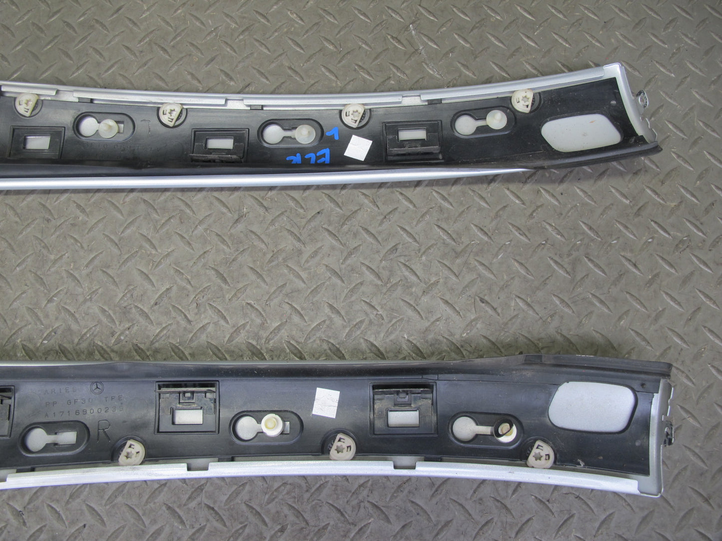 05-11 Mercedes R171 Slk-class Set of 2 Front Exterior A Pillar Trim Molding OEM