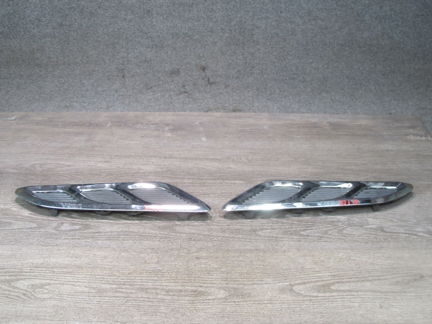 2011-2017 Infiniti QX56 QX80 Front Left & Right Side Fender Vent Grill Trim Set