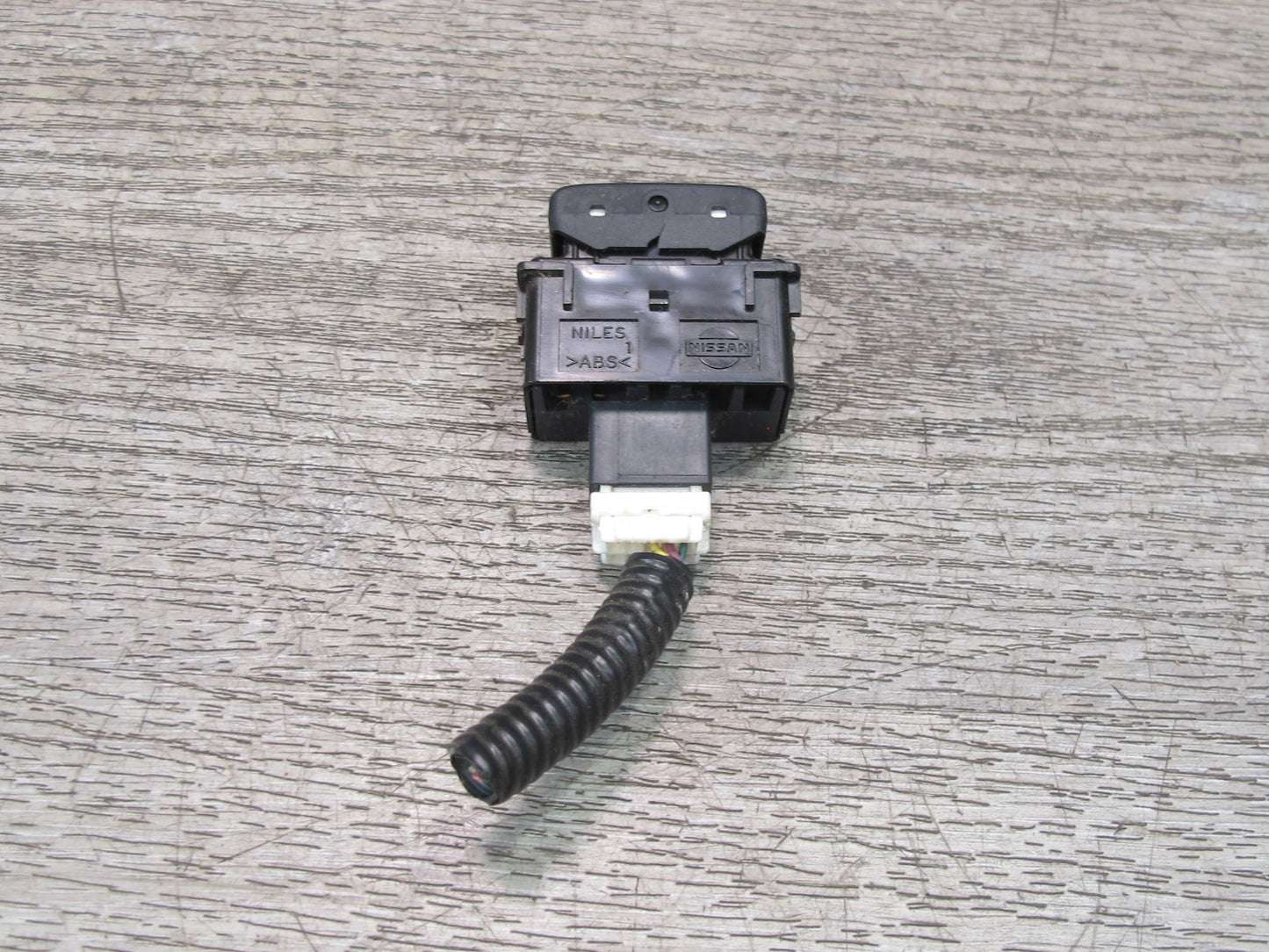 2011-2017 Infiniti QX56 QX80 Rear Left Side Trunk Seat Fold Down Switch Button