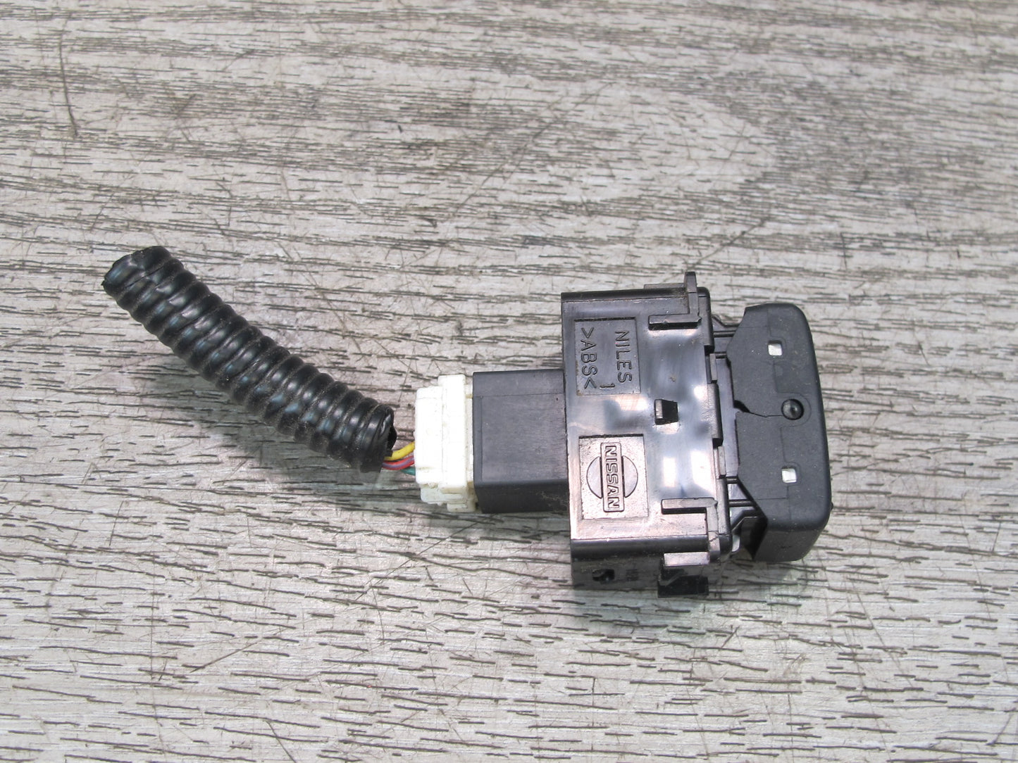 2011-2017 Infiniti QX56 QX80 Rear Left Side Trunk Seat Fold Down Switch Button