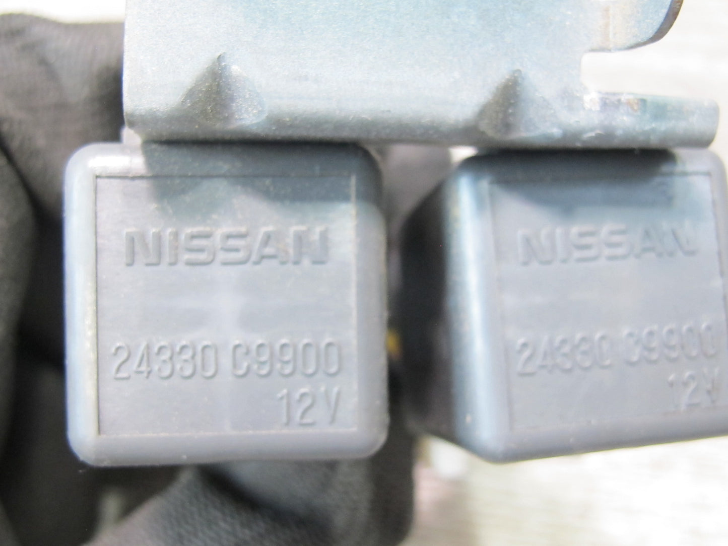 2011-2017 Infiniti QX56 QX80 Power Window Relay Circuit Breaker