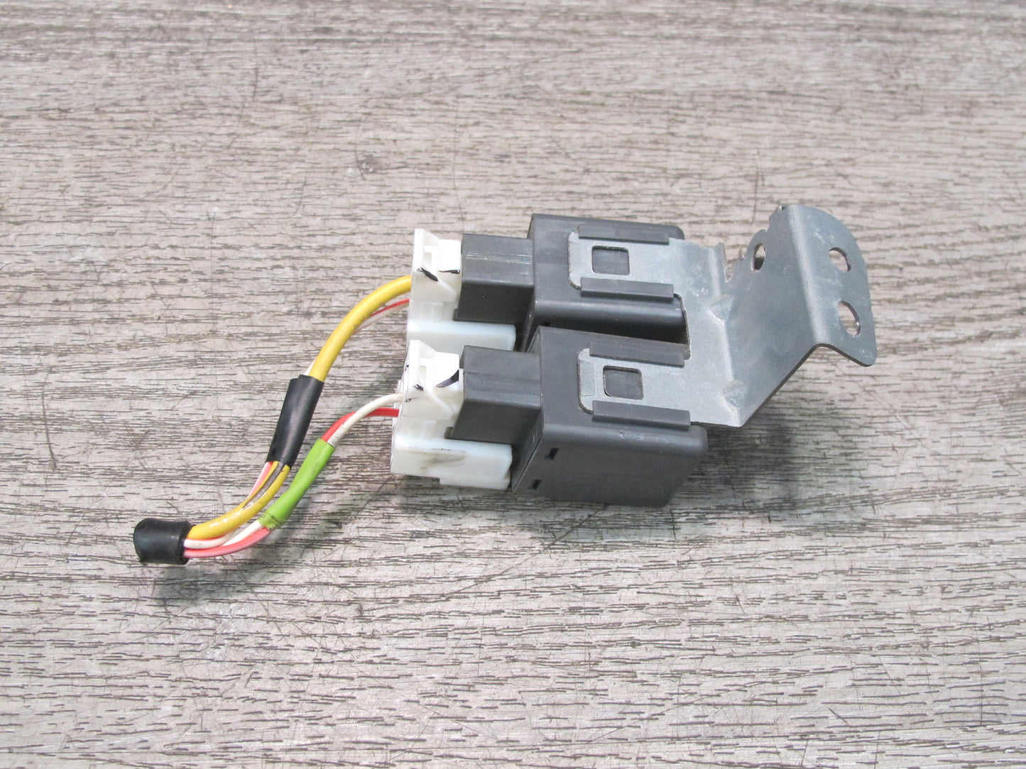 2011-2017 Infiniti QX56 QX80 Power Window Relay Circuit Breaker
