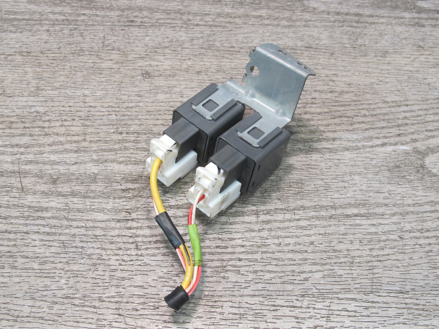 2011-2017 Infiniti QX56 QX80 Power Window Relay Circuit Breaker