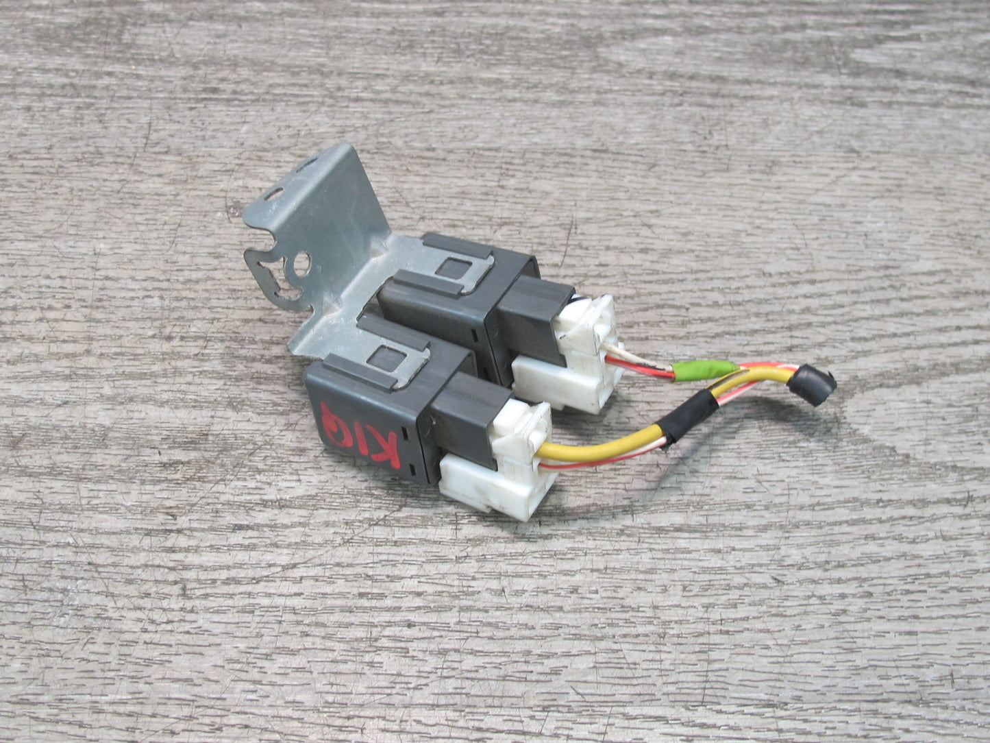 2011-2017 Infiniti QX56 QX80 Power Window Relay Circuit Breaker