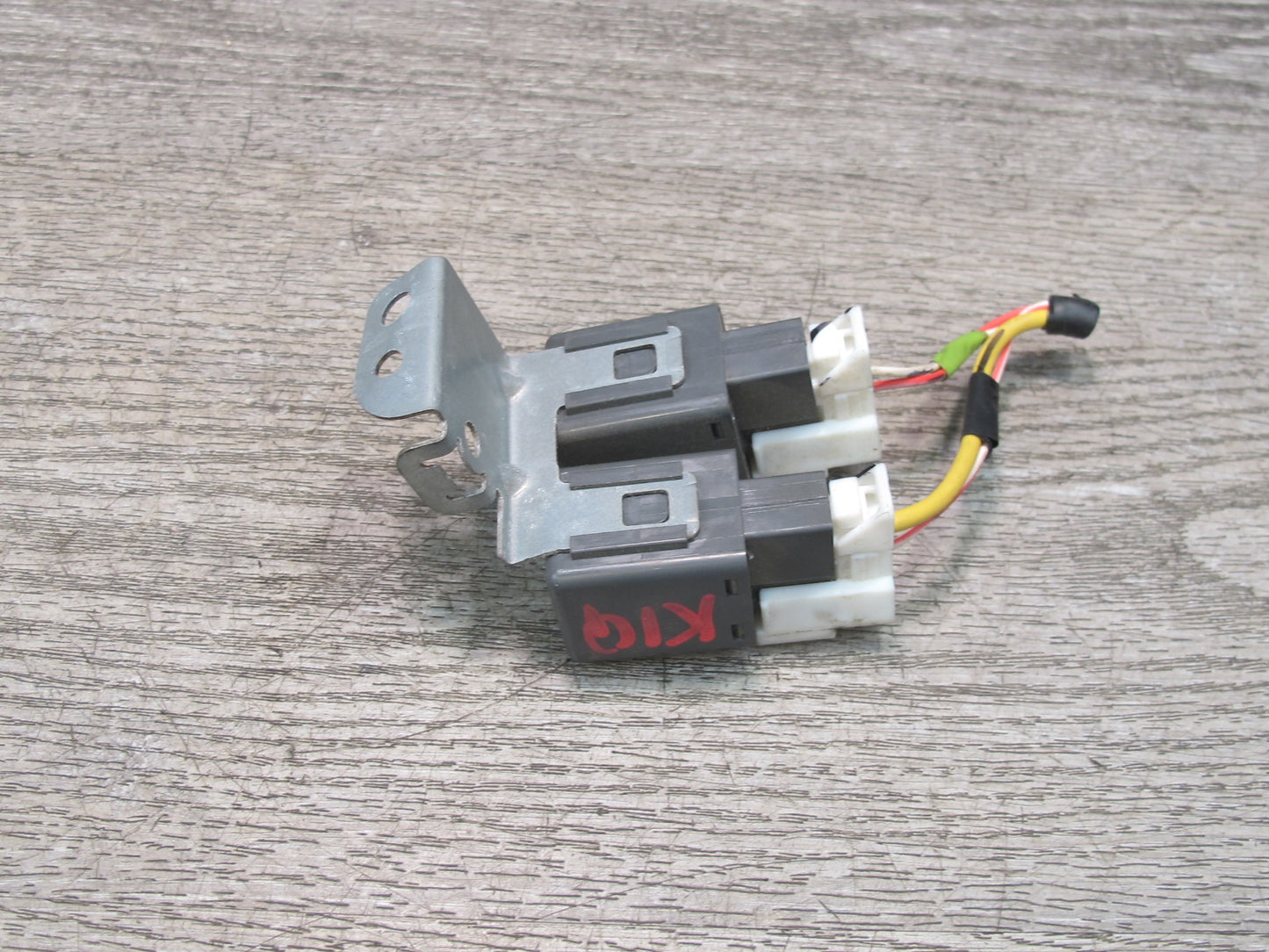 2011-2017 Infiniti QX56 QX80 Power Window Relay Circuit Breaker