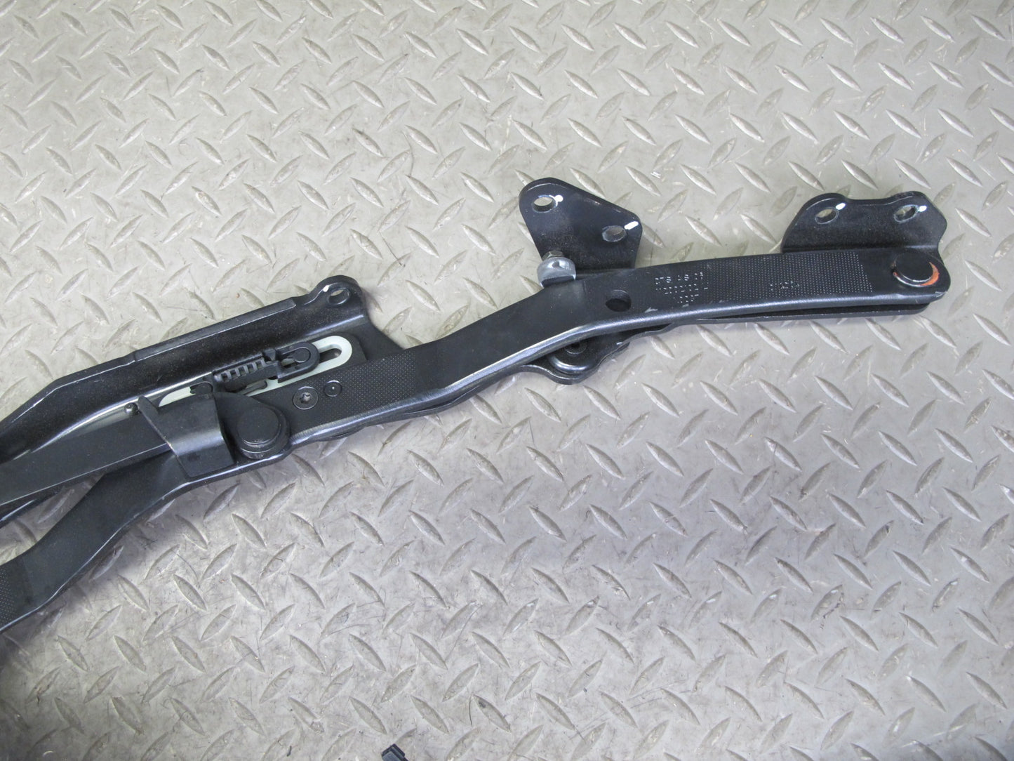 05-11 Mercedes R171 SLK Convertible Set of 2 Rear Roof Hinge Support Frame OEM