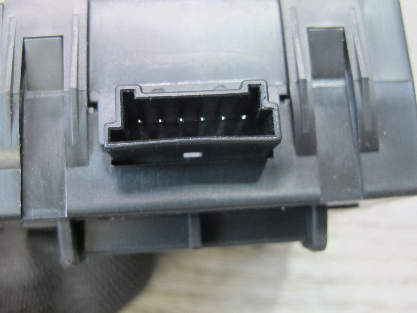 05-11 Mercedes R171 Slk-class Anti Theft Alarm Siren Sensor 2118209126 OEM