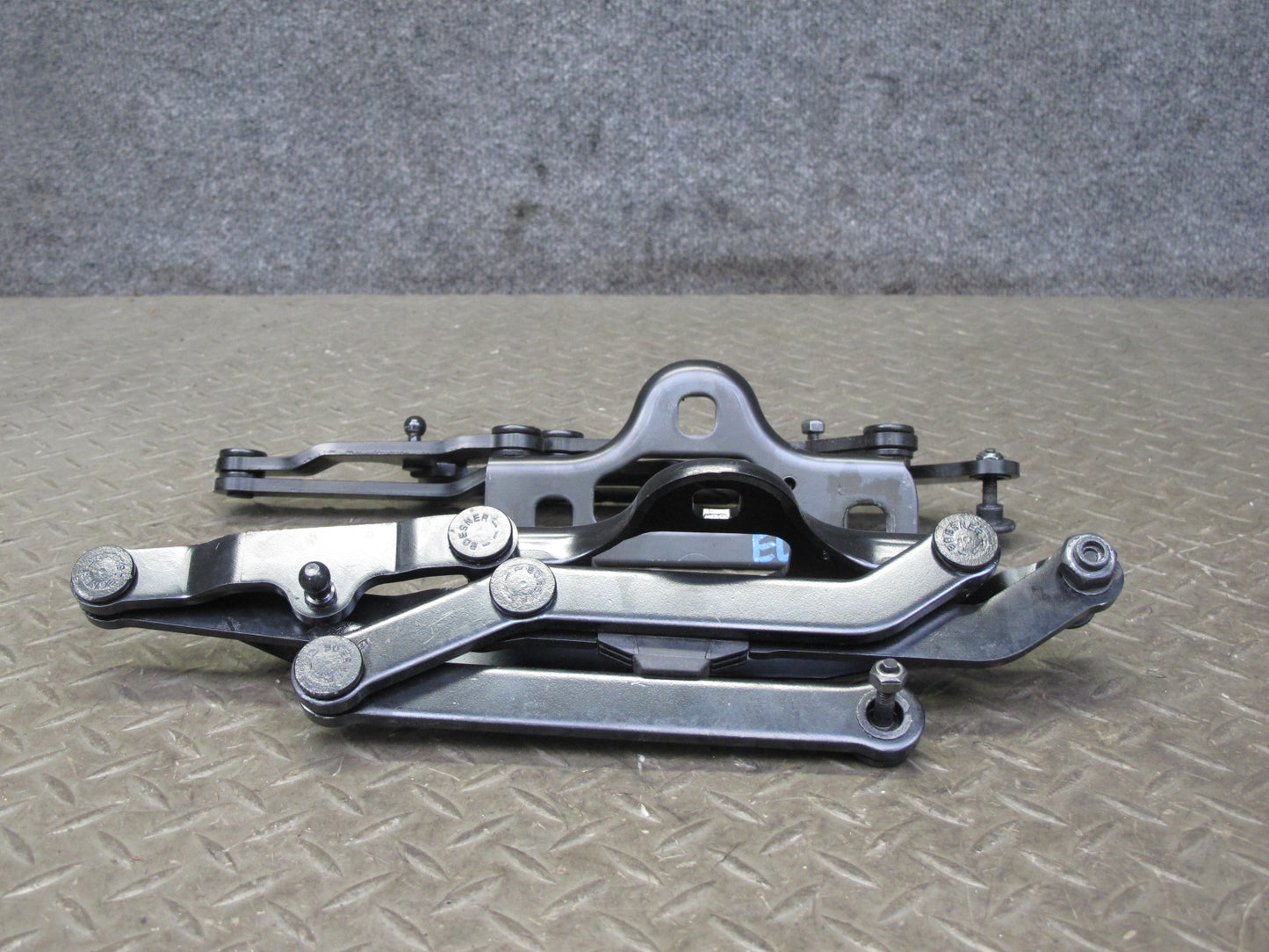 05-11 Mercedes R171 Slk-class Set of 2 Rear Left & Right Trunk Lid Hinge OEM