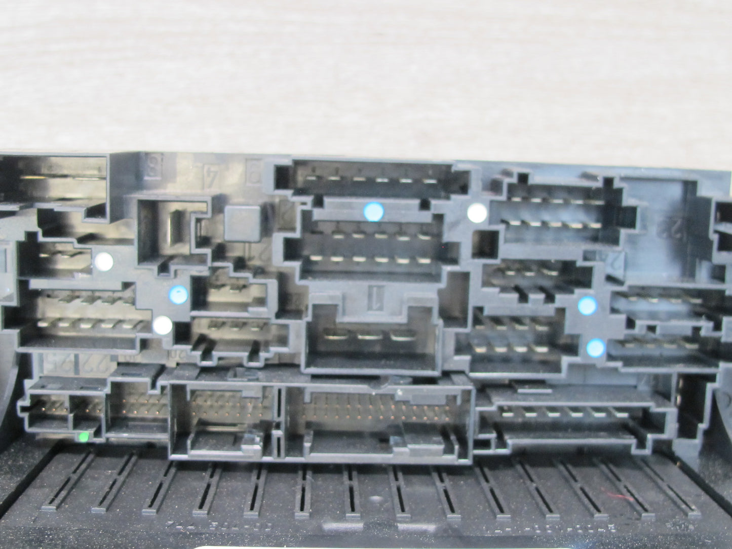 05-11 Mercedes R171 Slk-class Front SAM Fuse Relay Box Module 1715451601 OEM