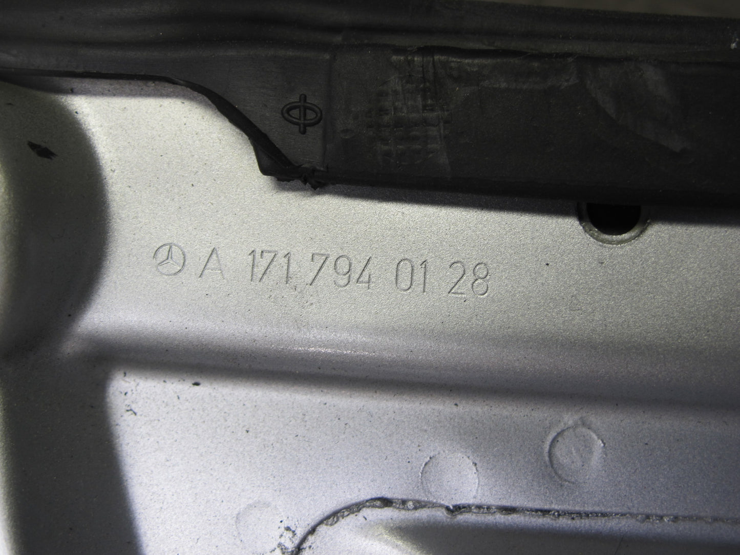 05-11 Mercedes R171 Slk-class Set of 2 Rear Exterior C Pillar Trim Molding OEM