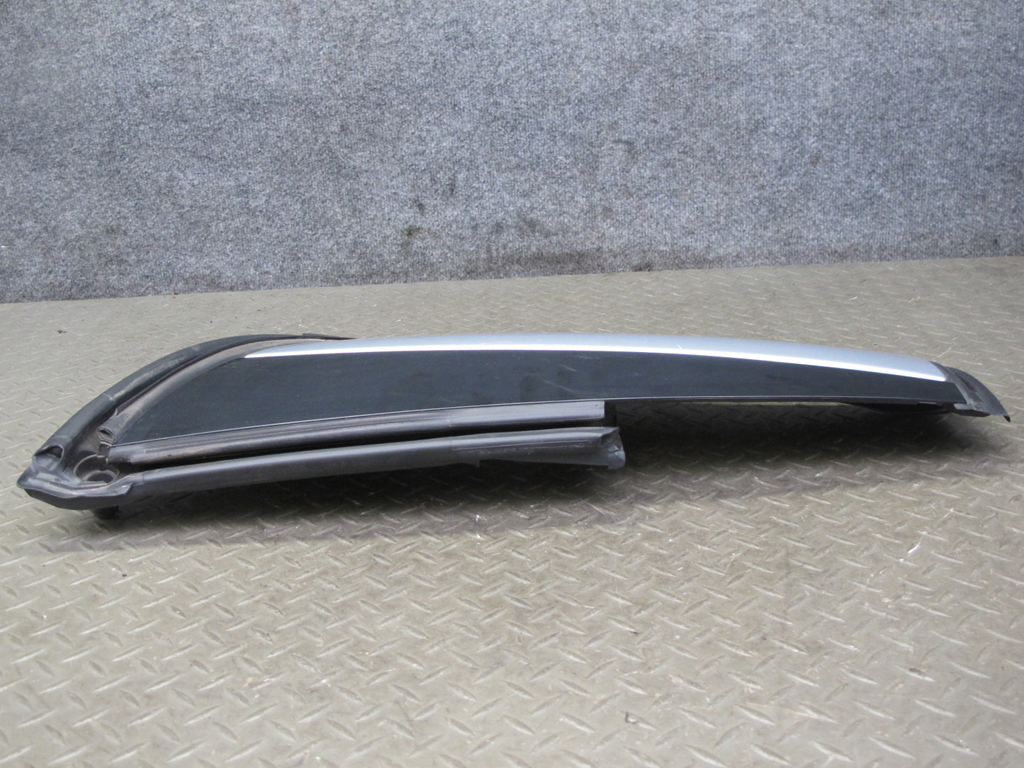 05-11 Mercedes R171 Slk-class Set of 2 Rear Exterior C Pillar Trim Molding OEM