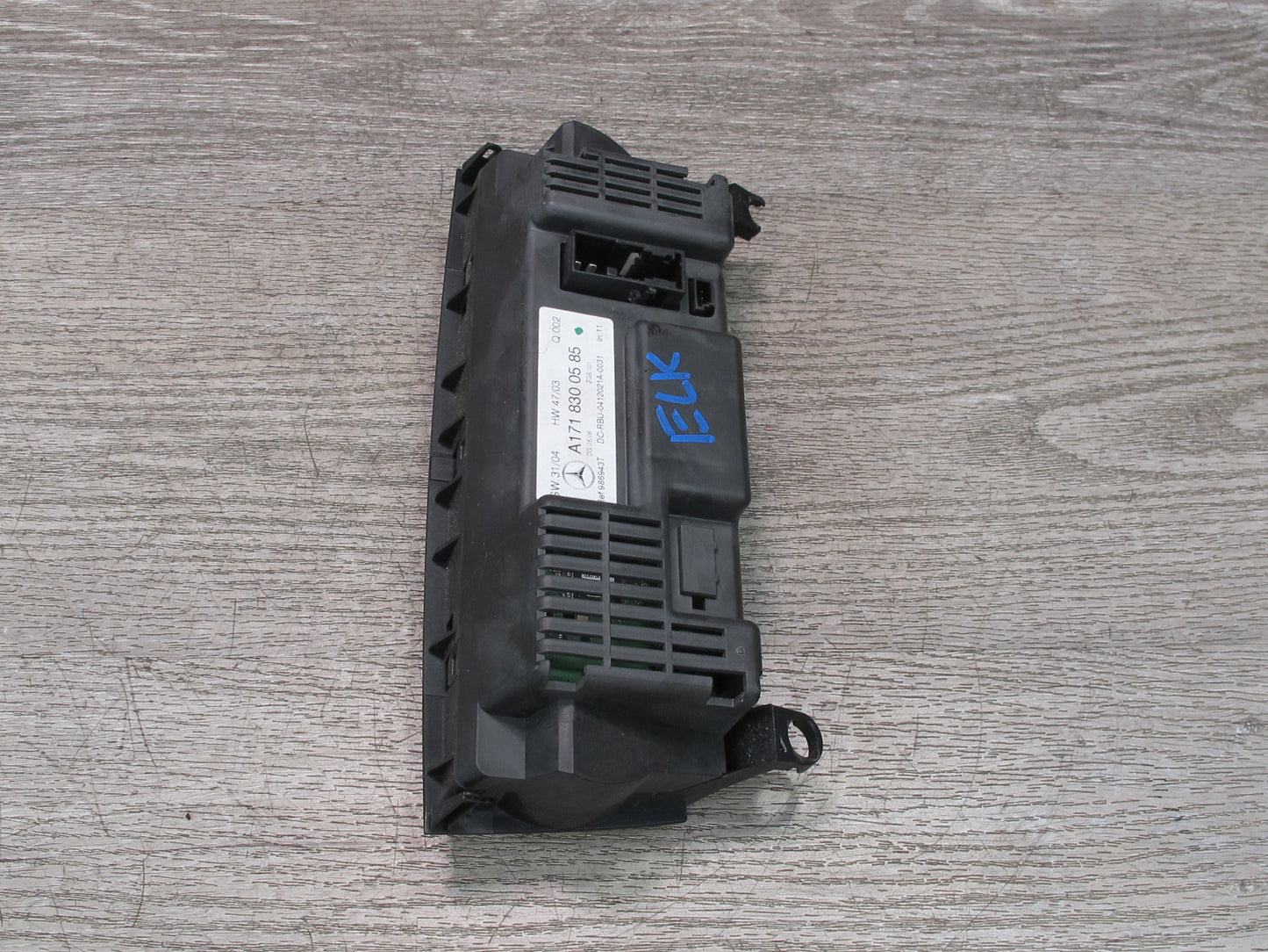 05-08 Mercedes R171 Slk-class A/C Heater Climate Control Switch 1718300585 OEM