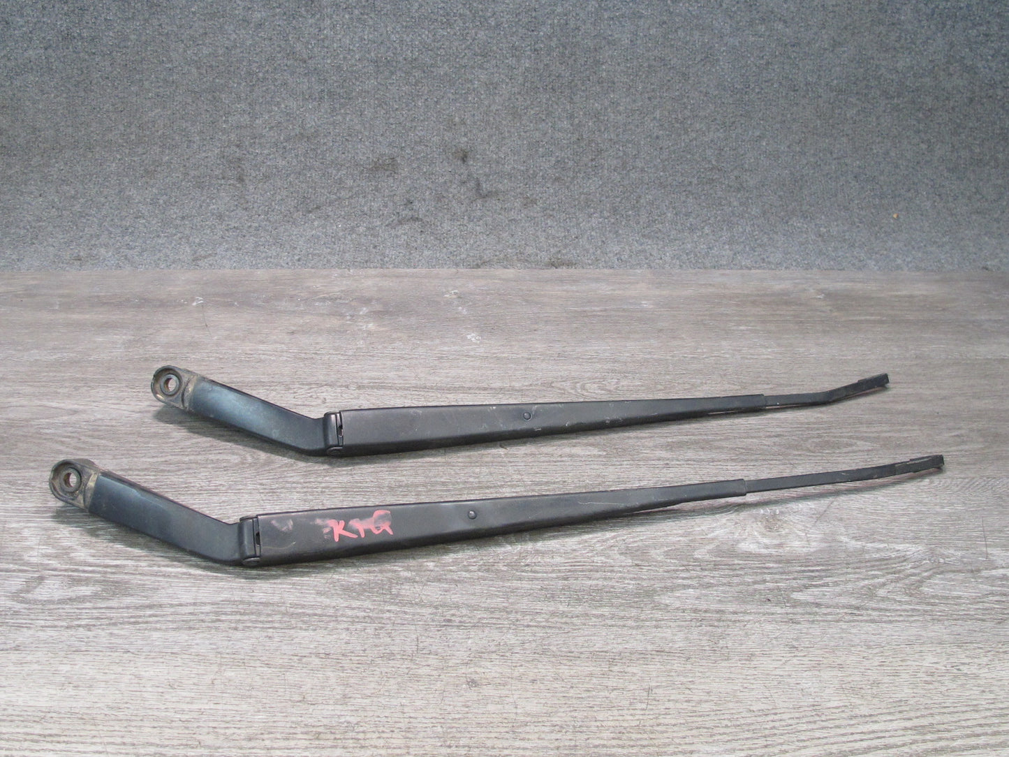 2011-2020 Infiniti QX56 QX80 Front Left & Right Windshield Wiper Arm Set of 2