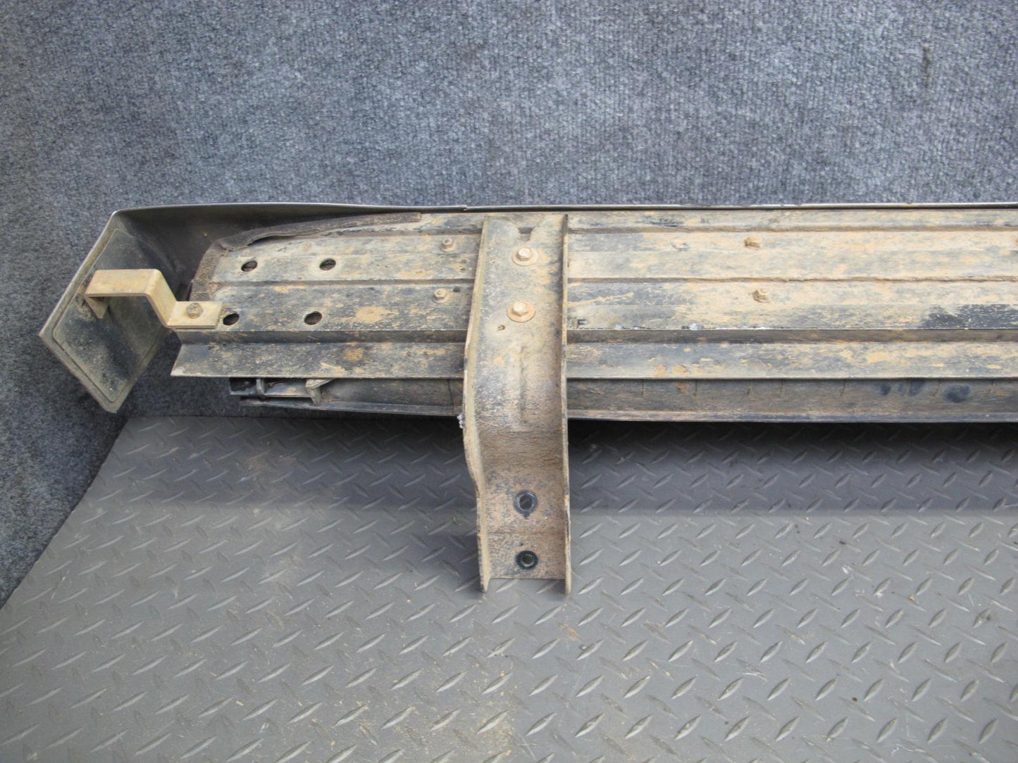 2011-2017 Infiniti QX80 QX56 Left Driver Side Running Board Step Plate
