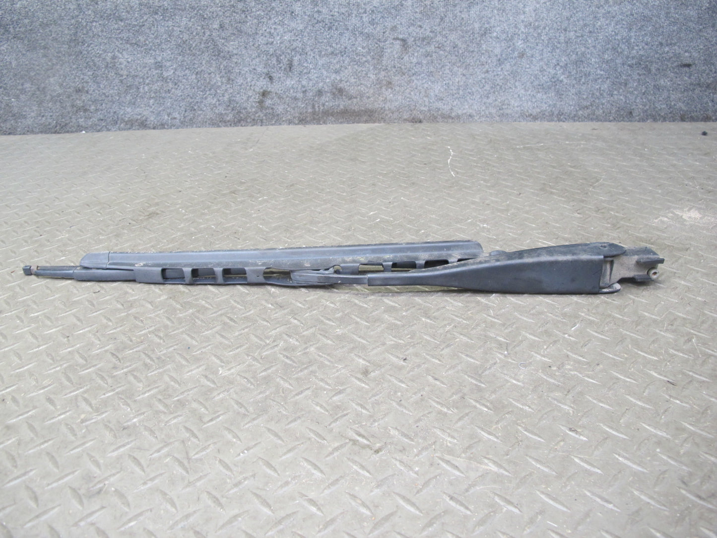 96-99 Mercedes W140 C140 Cl-class Coupe Set of 2 Front Windshield Wiper Arm OEM