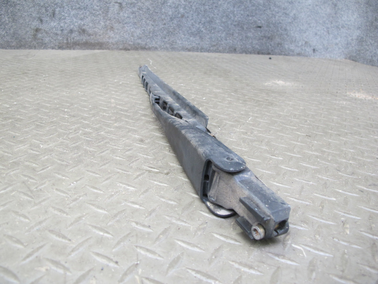 96-99 Mercedes W140 C140 Cl-class Coupe Set of 2 Front Windshield Wiper Arm OEM
