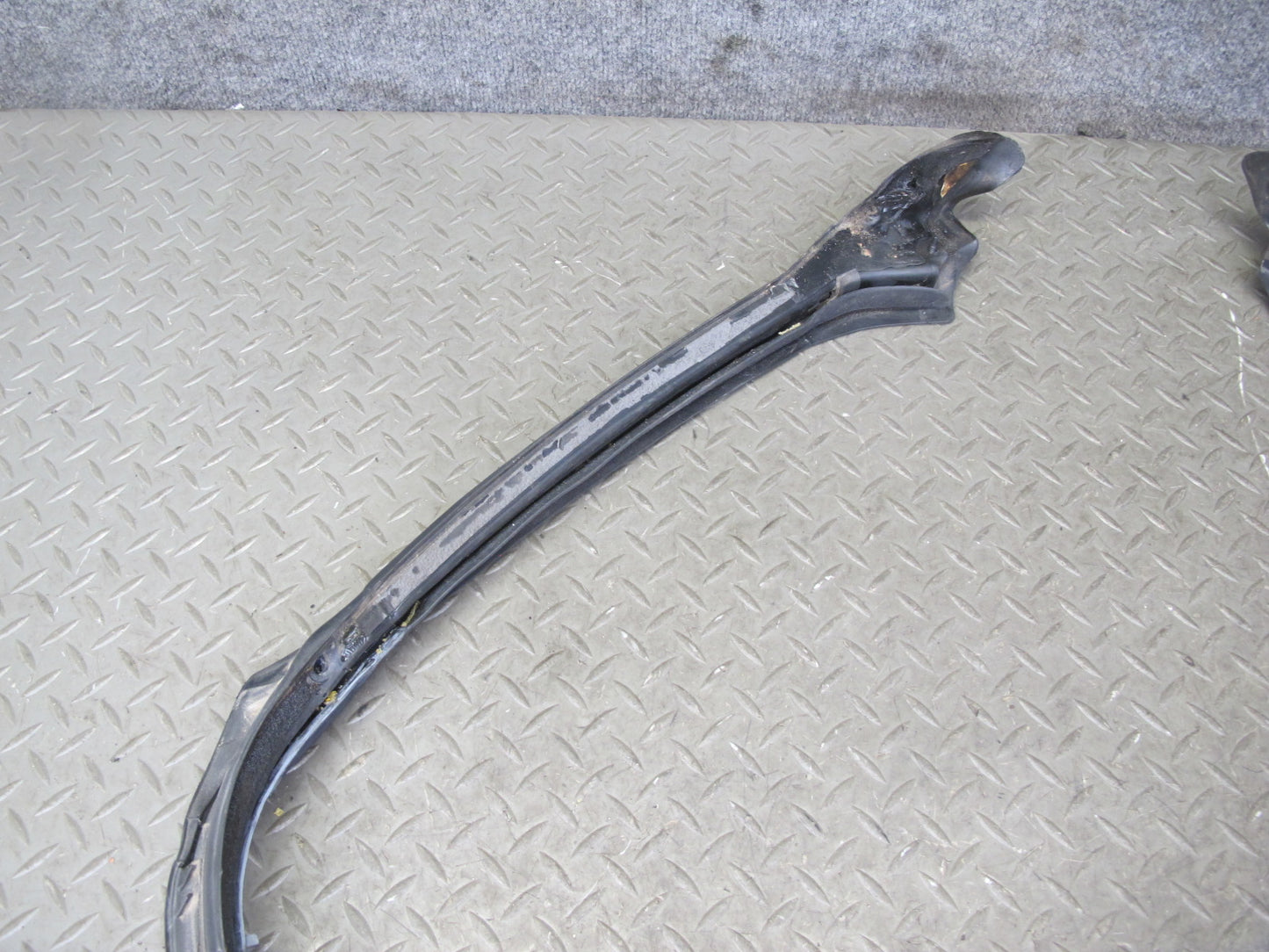 07-10 Saturn SKY Upper Roof Windshield Weatherstrip Rubber Seal Set OEM
