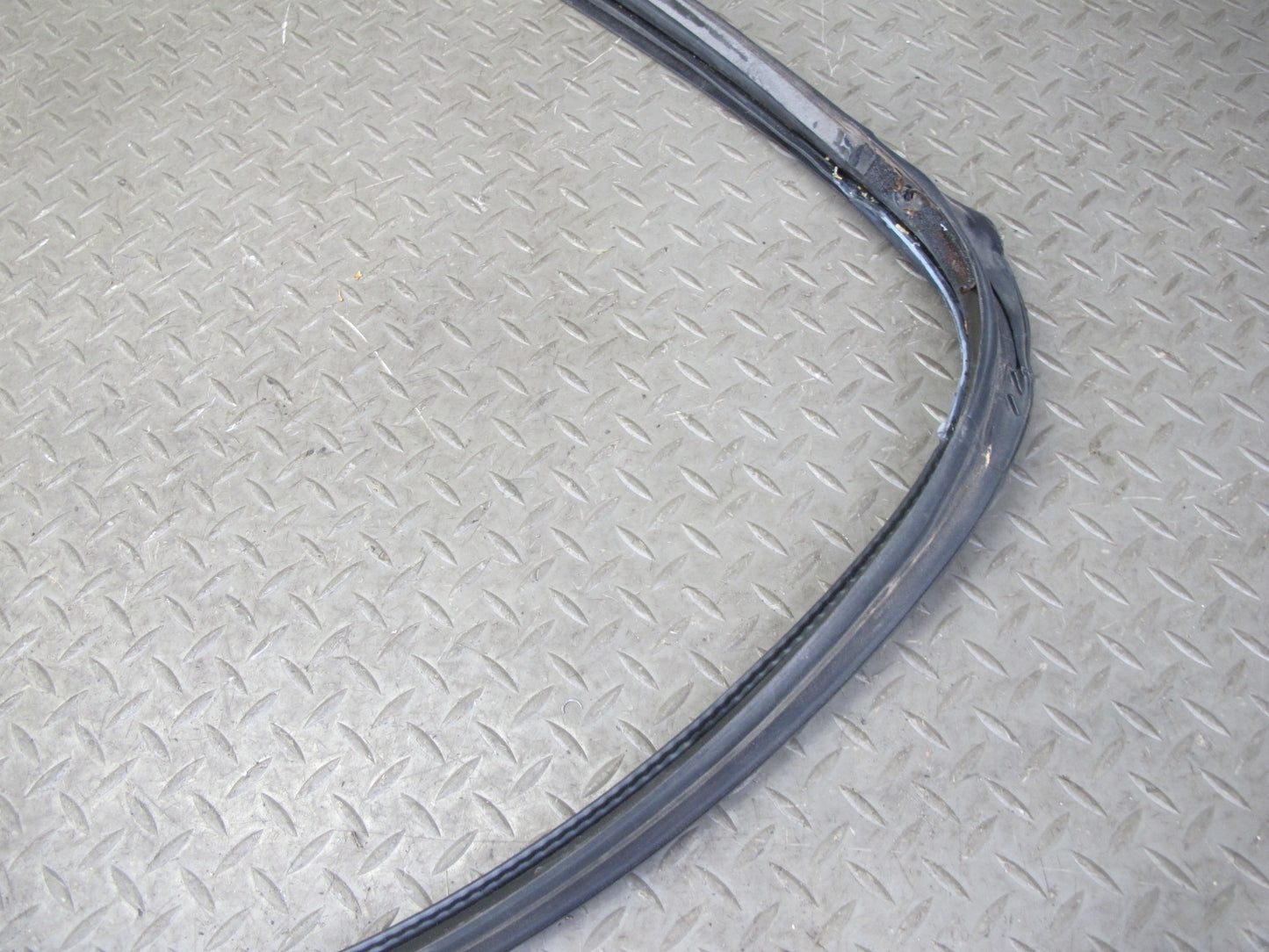 07-10 Saturn SKY Upper Roof Windshield Weatherstrip Rubber Seal Set OEM