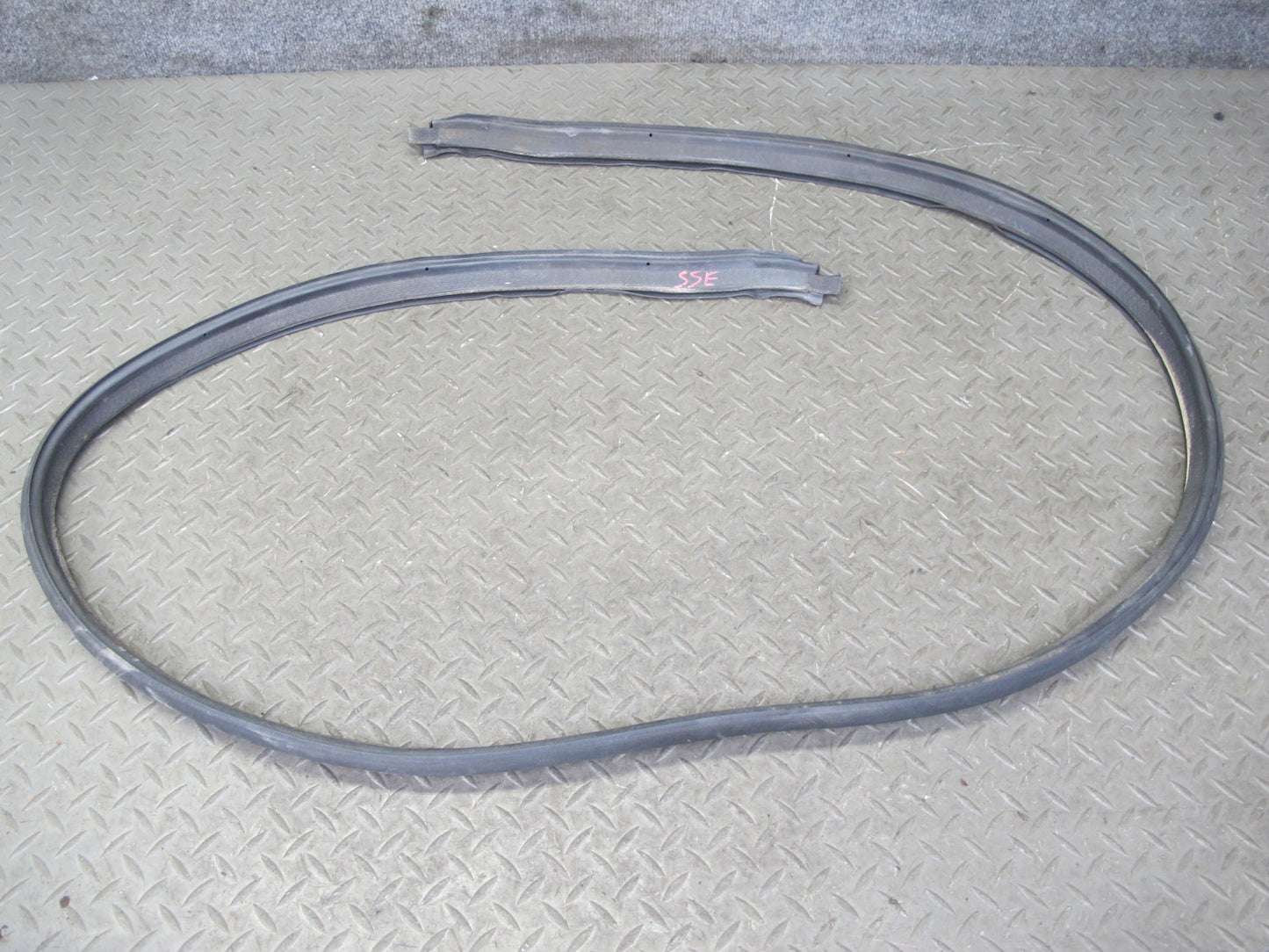 07-10 Saturn SKY Upper Roof Windshield Weatherstrip Rubber Seal Set OEM