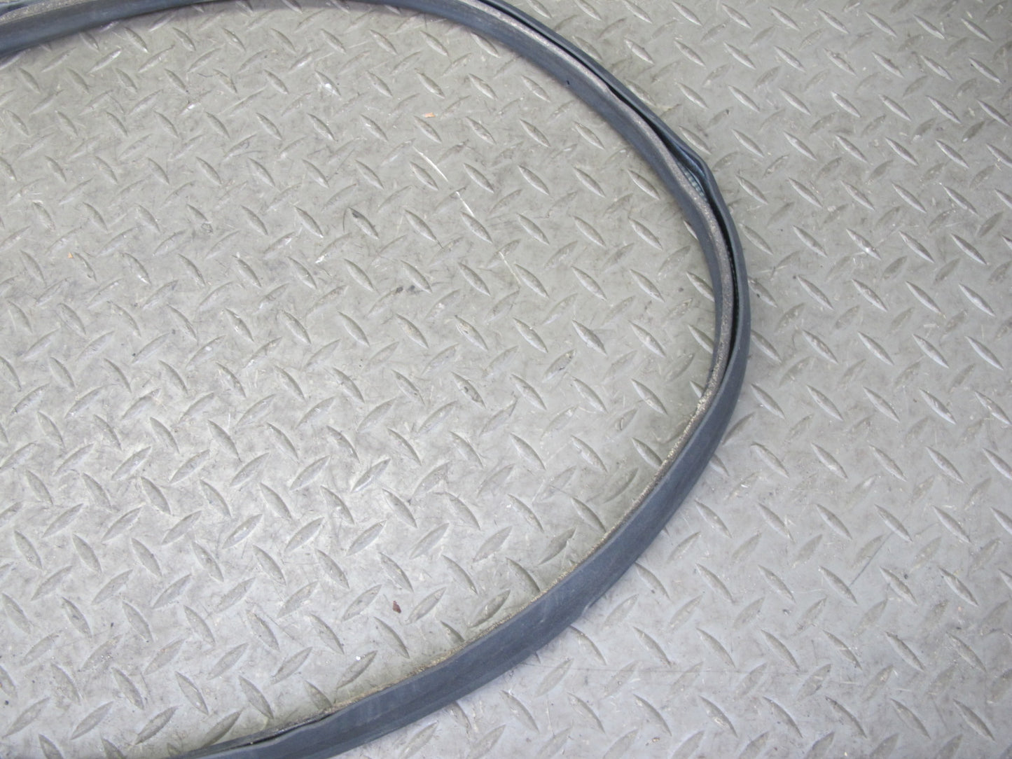 07-10 Saturn SKY Upper Roof Windshield Weatherstrip Rubber Seal Set OEM