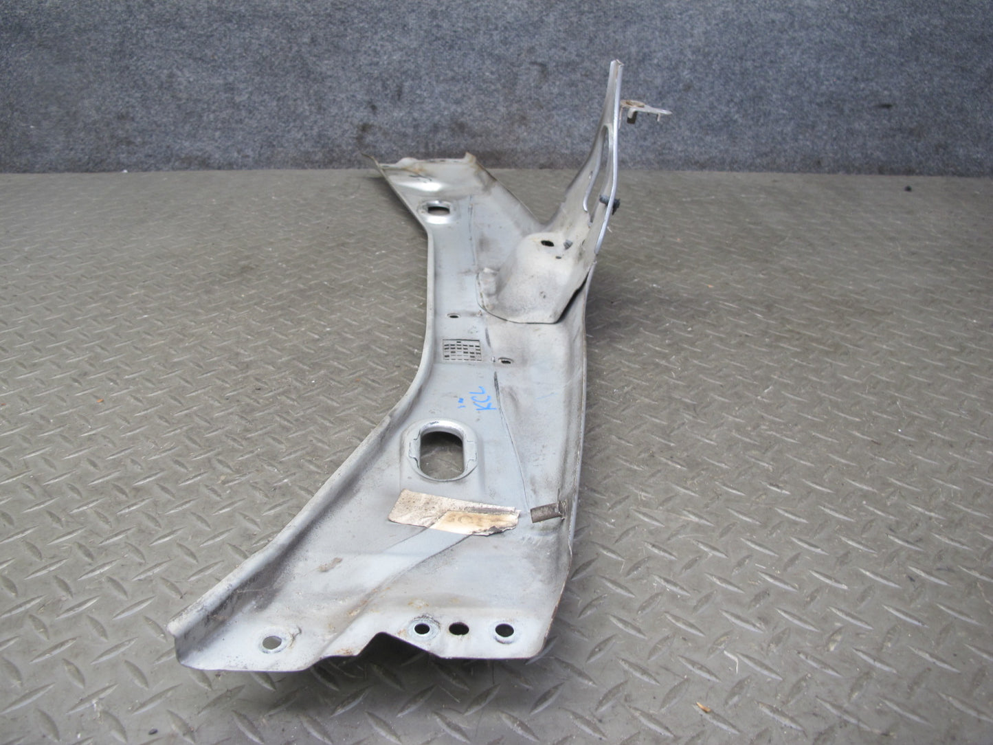 96-99 Mercedes W140 C140 Cl-class Coupe Radiator Upper Tie Bar Support OEM