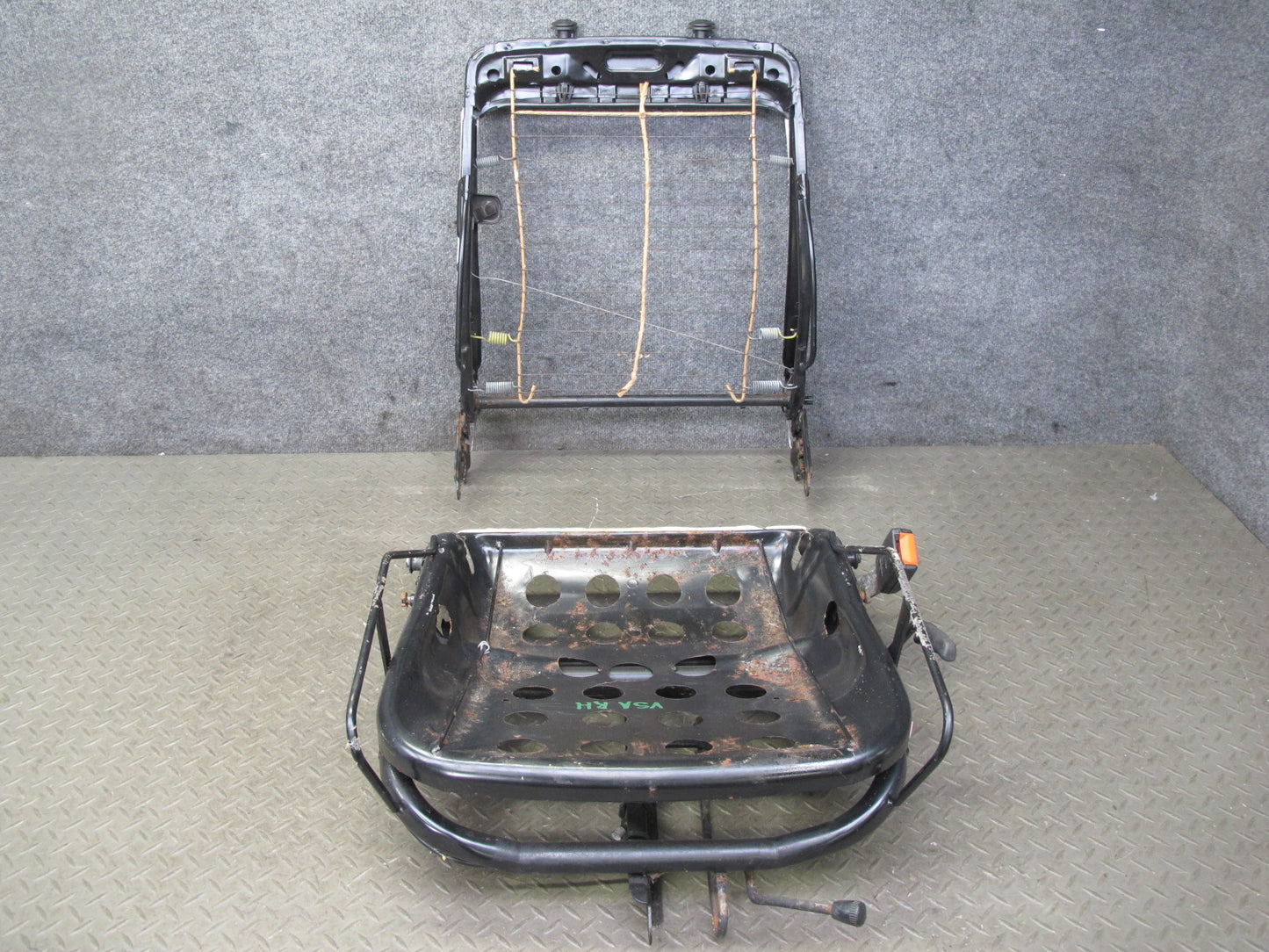 86-88 Volkswagen VW Scirocco MK2 Front Right Seat Frame 533881104H OEM