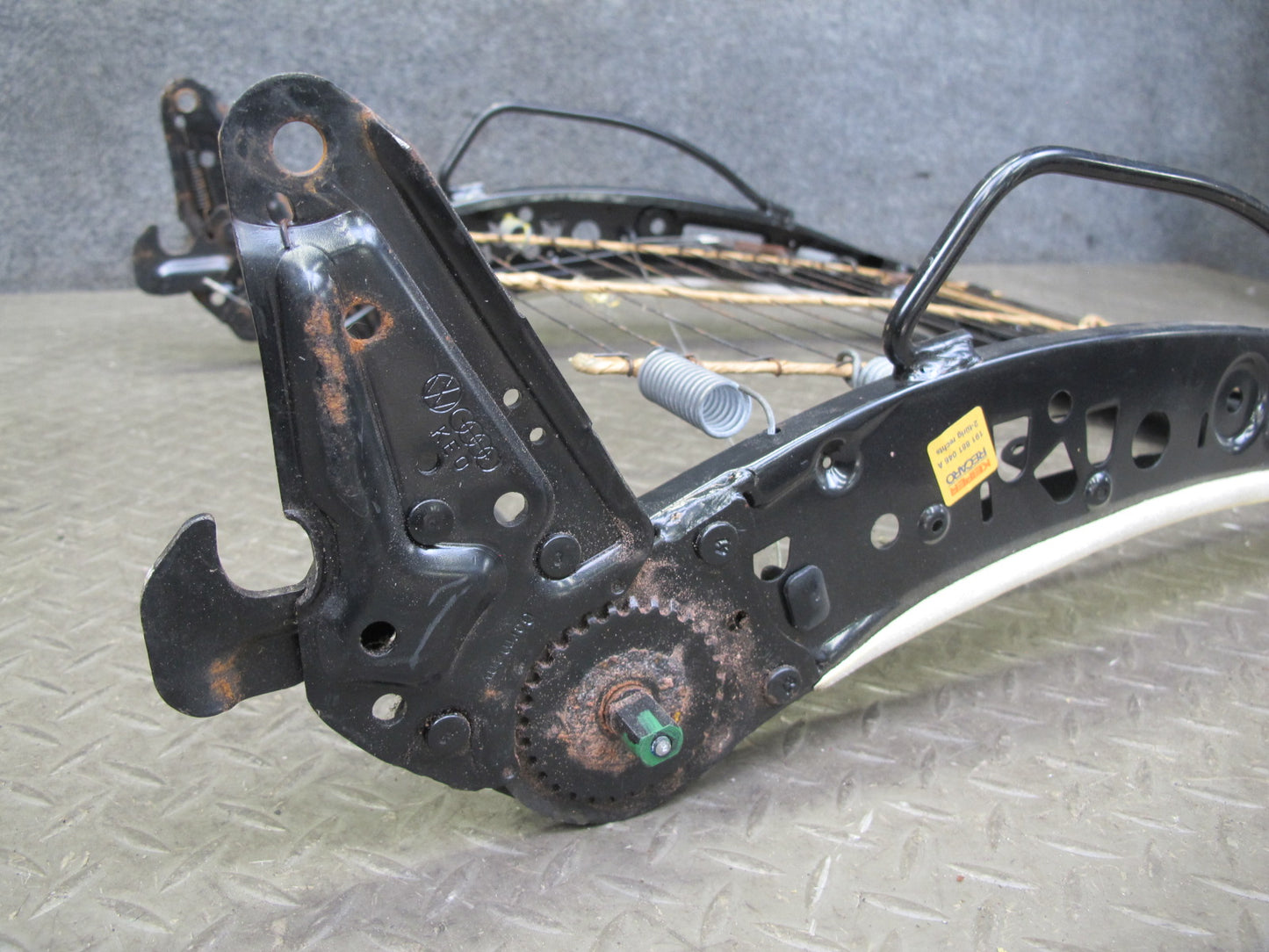 86-88 Volkswagen VW Scirocco MK2 Front Right Seat Frame 533881104H OEM