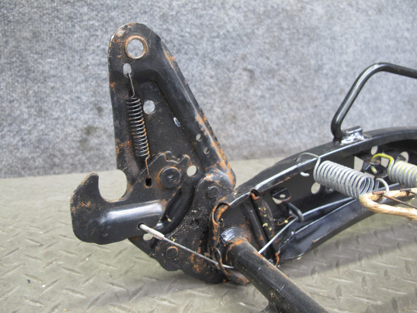 86-88 Volkswagen VW Scirocco MK2 Front Right Seat Frame 533881104H OEM