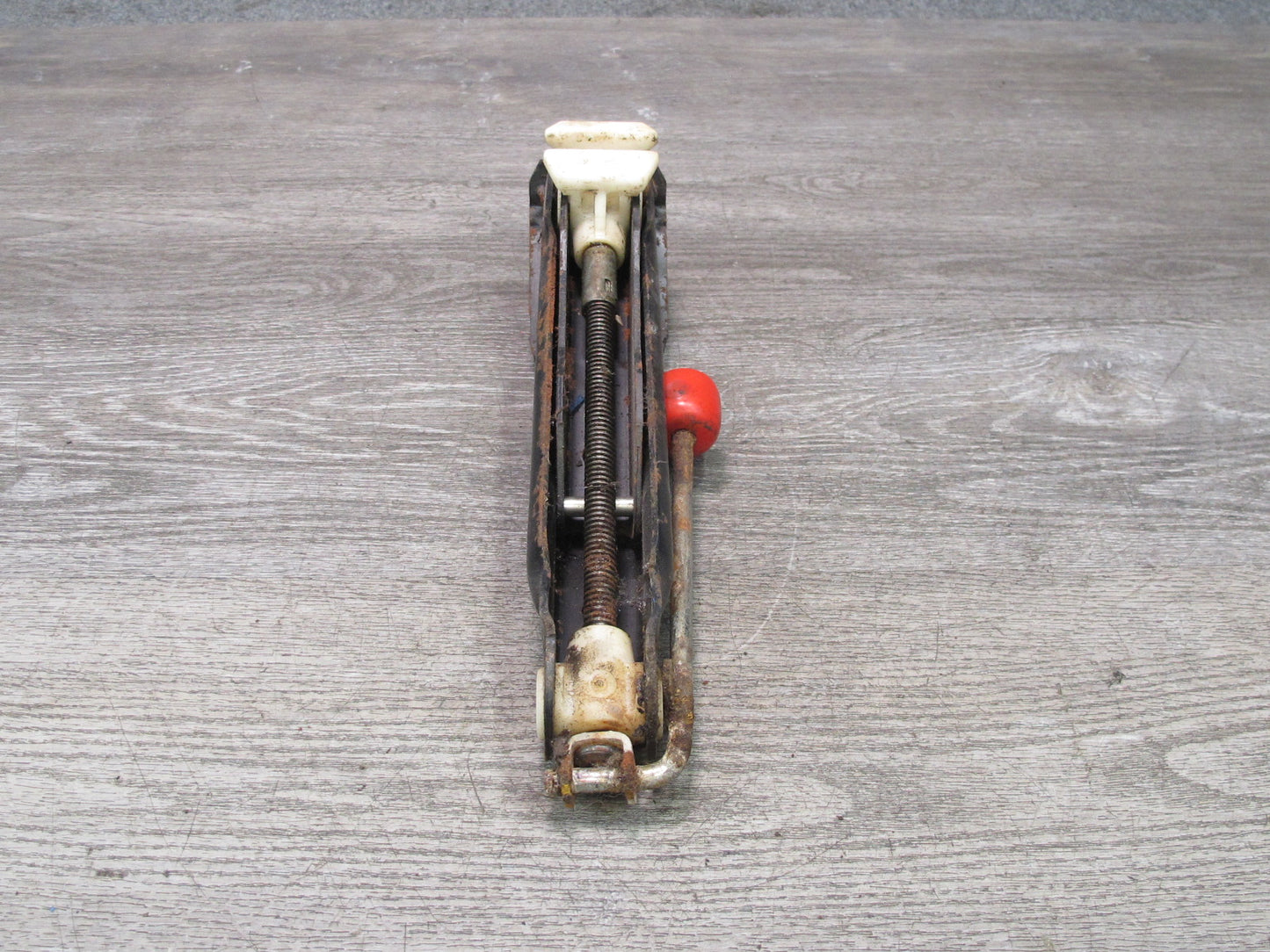 82-89 Volkswagen VW Scirocco MK2 Emergency Spare Tire Lift Jack 533011031 OEM