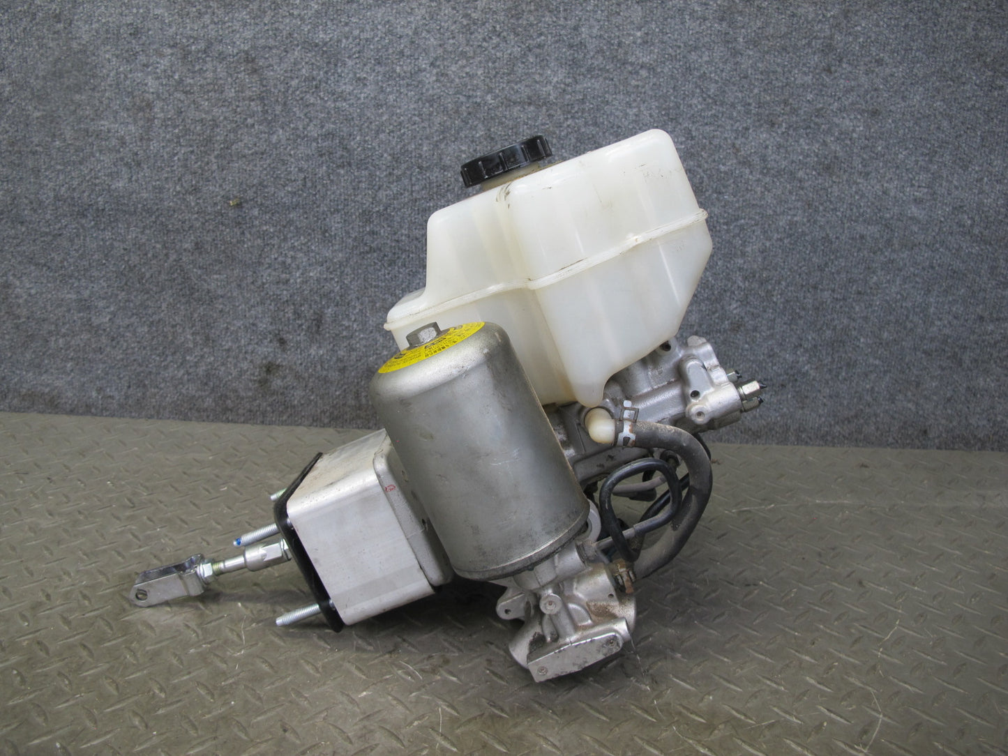 2011-2013 Infiniti QX56 Power Brake Booster Hydraulic Pump