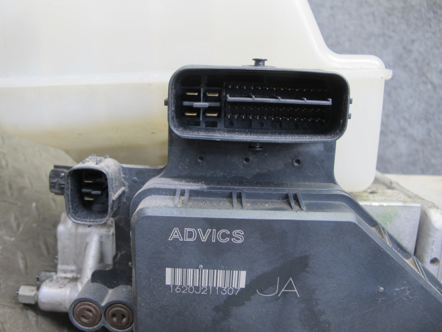 2011-2013 Infiniti QX56 Power Brake Booster Hydraulic Pump